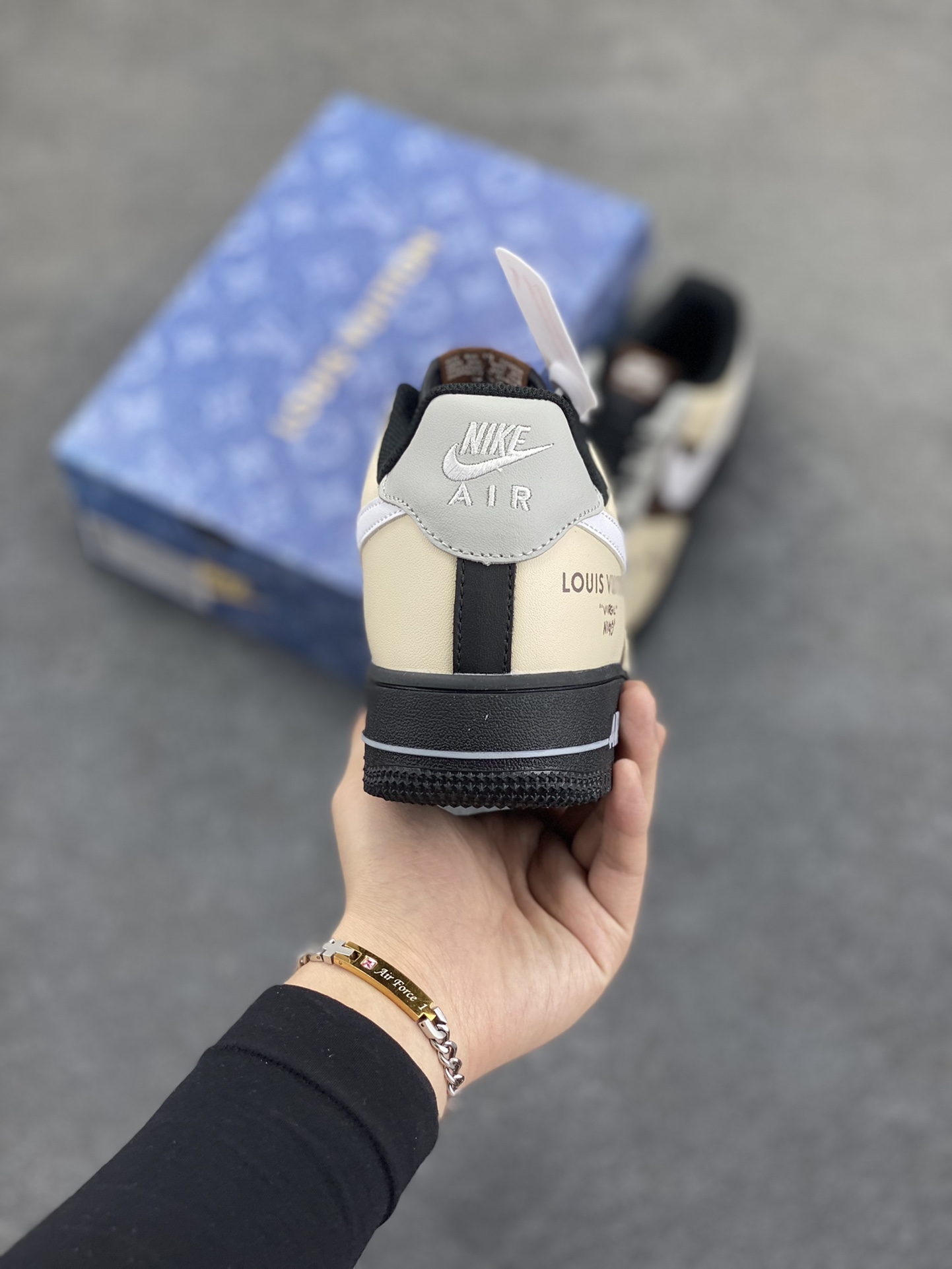 图片[4]-Nike Air Force 1 Low 空军一号低帮百搭休闲运动板鞋。柔软、弹性十足的缓震性能和出色的中底设计，横跨复古与现代的外型结合，造就出风靡全球三十多年的Force 1，直到今天还深受青睐。 货号：808788-625 尺码：36 36.5 37.5 38 38.5 39 40 40.5 41 42 42.5 43 44 44.5 45-选品中心