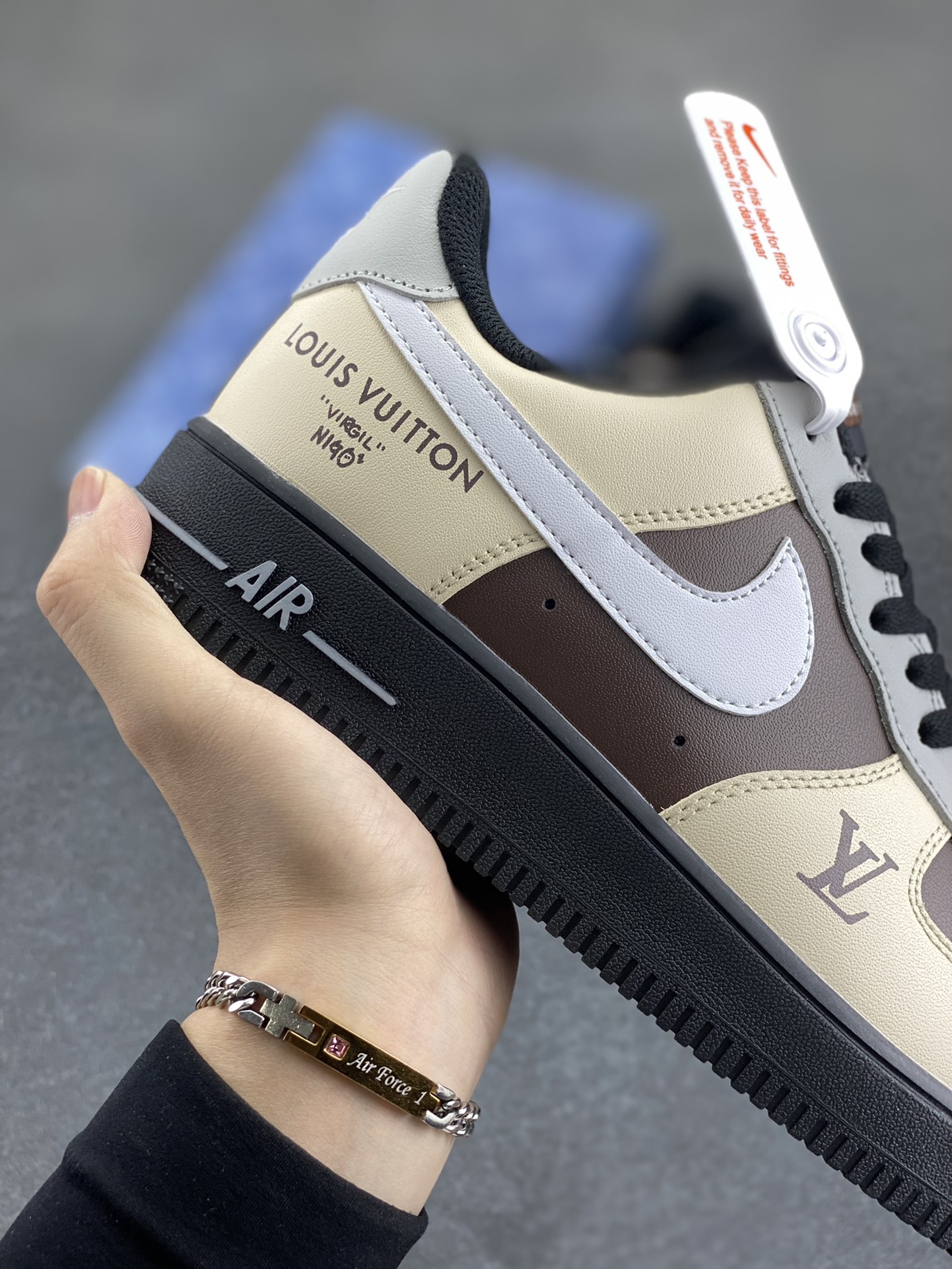 图片[6]-Nike Air Force 1 Low 空军一号低帮百搭休闲运动板鞋。柔软、弹性十足的缓震性能和出色的中底设计，横跨复古与现代的外型结合，造就出风靡全球三十多年的Force 1，直到今天还深受青睐。 货号：808788-625 尺码：36 36.5 37.5 38 38.5 39 40 40.5 41 42 42.5 43 44 44.5 45-选品中心