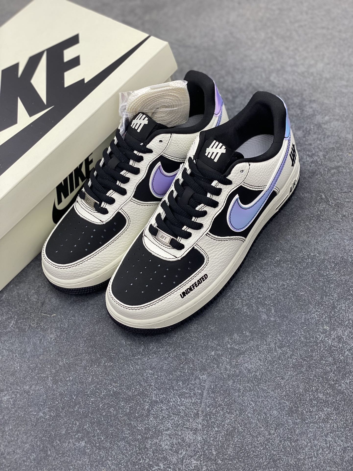图片[8]-NIke Air Force 1 \’07 Low “UN联名”空军一号 低帮 运动鞋 休闲鞋 折边针车 工艺难度大 原楦头原纸板 原装鞋盒 定制五金配件 内置全掌气垫 原厂鞋底 货号：SC9207-528 尺码：36 36.5 37.5 38 38.5 39 40 40.5 41 42 42.5 43 44 44.5 45-选品中心