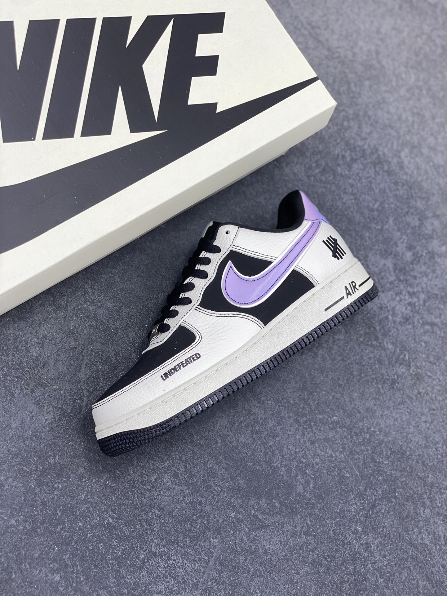 图片[7]-NIke Air Force 1 \’07 Low “UN联名”空军一号 低帮 运动鞋 休闲鞋 折边针车 工艺难度大 原楦头原纸板 原装鞋盒 定制五金配件 内置全掌气垫 原厂鞋底 货号：SC9207-528 尺码：36 36.5 37.5 38 38.5 39 40 40.5 41 42 42.5 43 44 44.5 45-选品中心