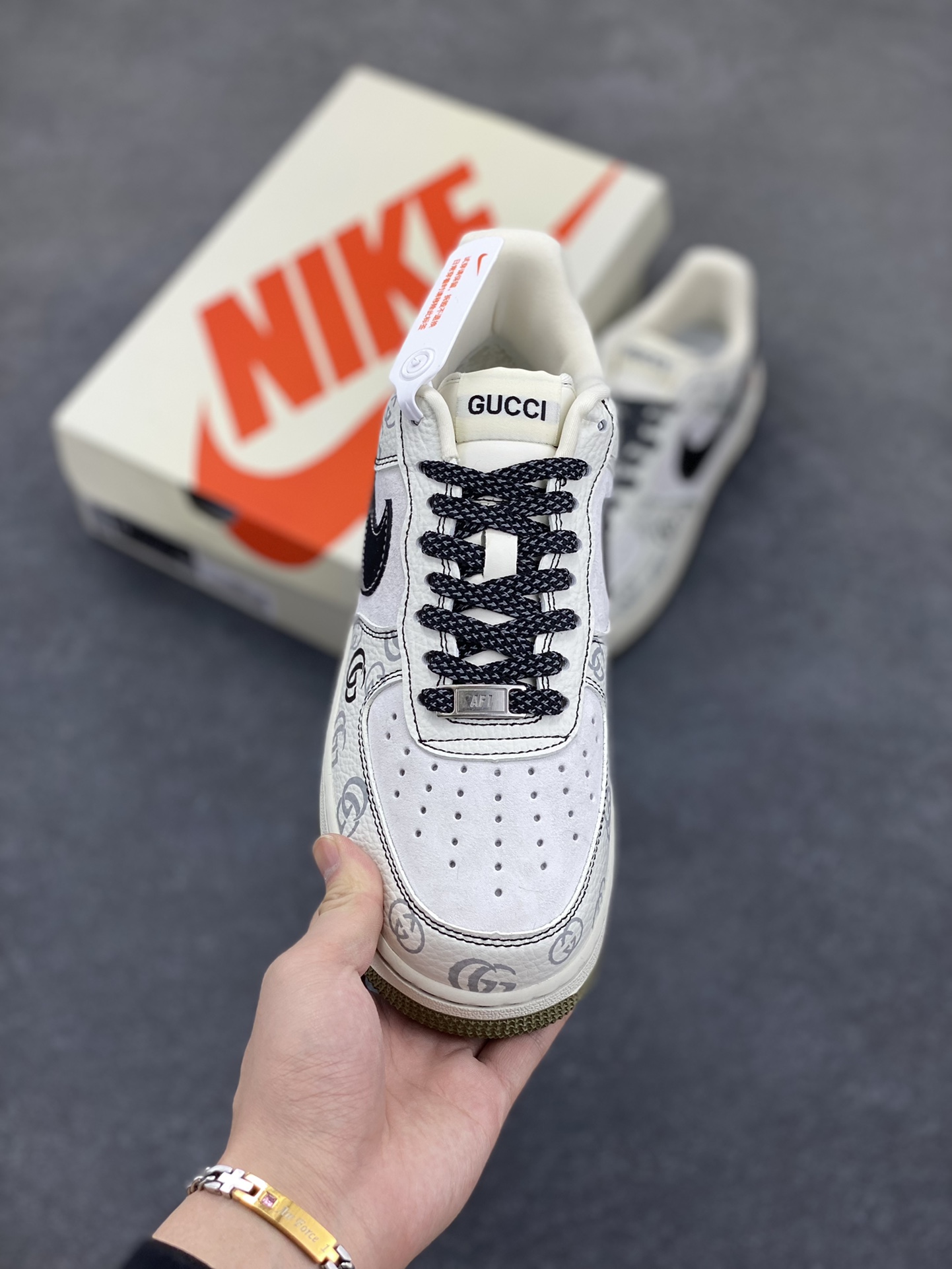 图片[2]-NIke Air Force 1 \’07 Low “古驰联名–经典花纹”空军一号 低帮 运动鞋 休闲鞋 折边针车 工艺难度大 原楦头原纸板 原装鞋盒 定制五金配件 内置全掌气垫 原厂鞋底 货号：CH6336-516 尺码：36 36.5 37.5 38 38.5 39 40 40.5 41 42 42.5 43 44 44.5 45-选品中心