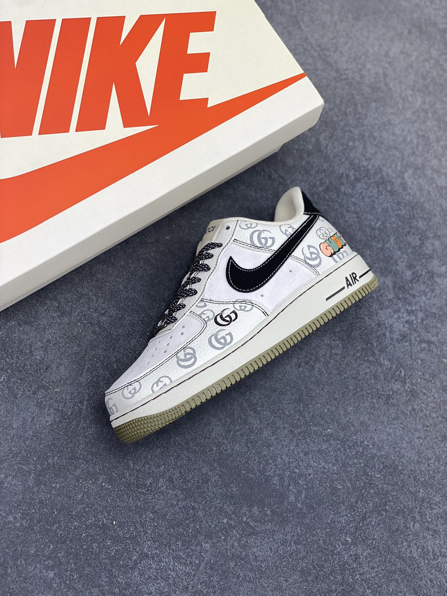 图片[7]-NIke Air Force 1 \’07 Low “古驰联名–经典花纹”空军一号 低帮 运动鞋 休闲鞋 折边针车 工艺难度大 原楦头原纸板 原装鞋盒 定制五金配件 内置全掌气垫 原厂鞋底 货号：CH6336-516 尺码：36 36.5 37.5 38 38.5 39 40 40.5 41 42 42.5 43 44 44.5 45-选品中心