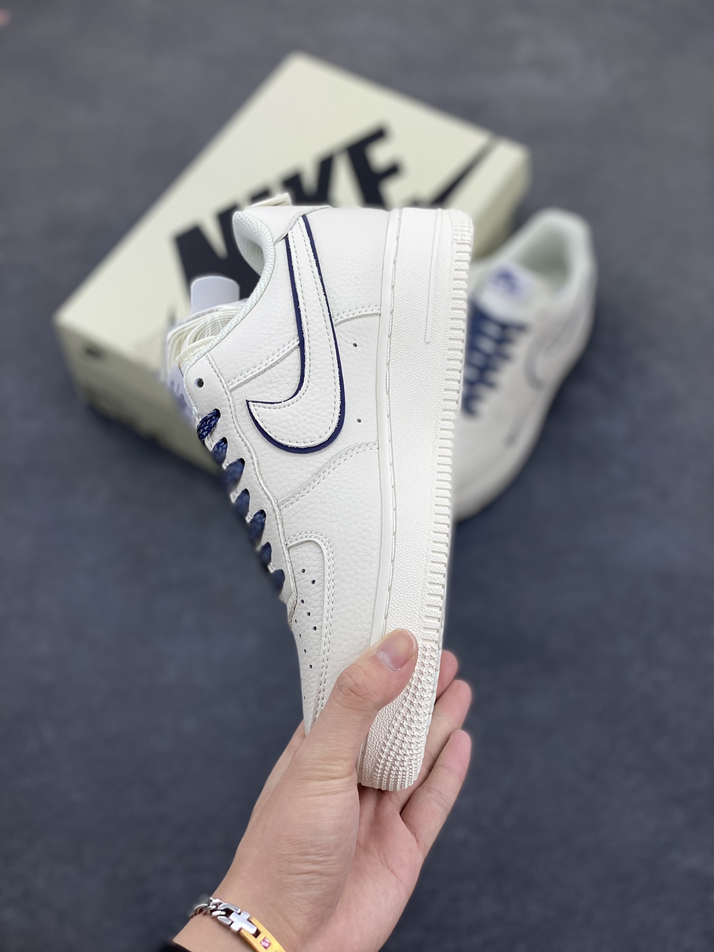 图片[3]-Nike Air Force 1 Low \’07 “经典深蓝小勾”满天星低帮空军一号休闲板鞋 定制皮料 3M反光 原楦原纸板 纯正版型 清洁度完美 内置全掌气垫 货号：MJ0319-029 尺码：36 36.5 37.5 38 38.5 39 40 40.5 41 42 42.5 43 44 44.5 45-选品中心
