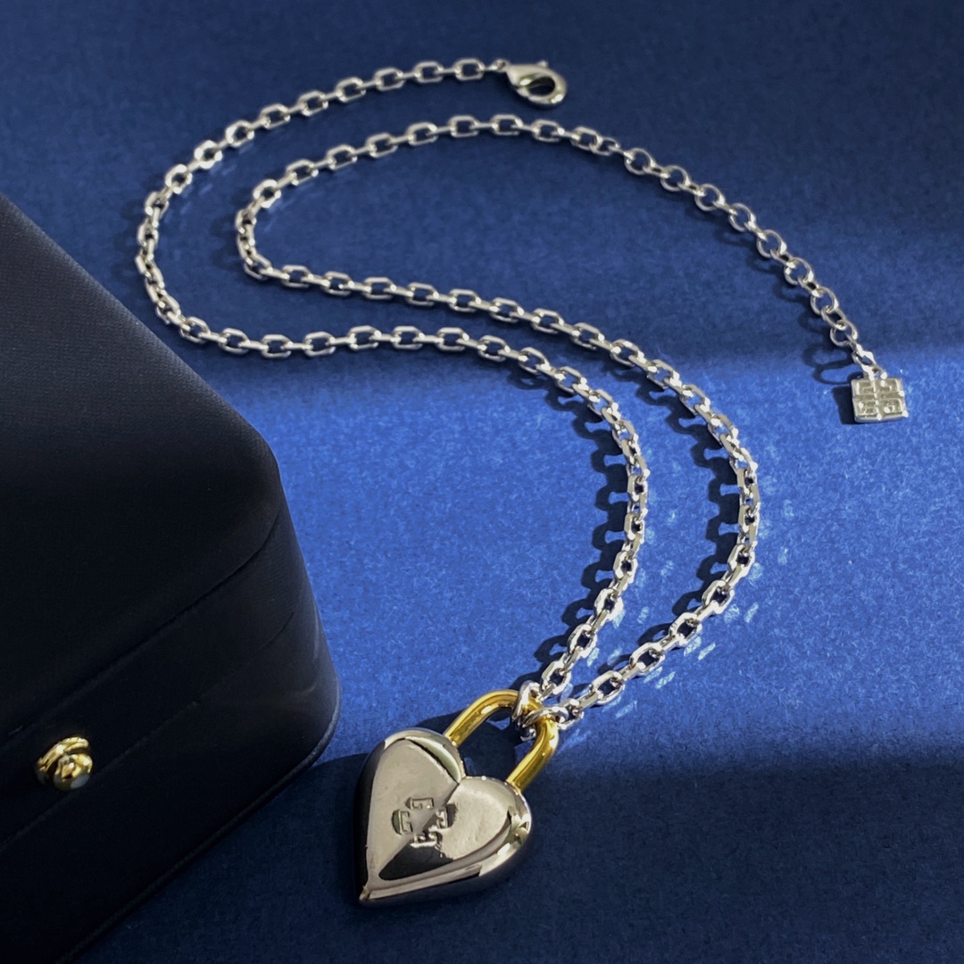 GIVENCHY Gold Heart Lock Necklace: 18k Brass, 21.6g, 40cm+6.3cm Length - 图片 3