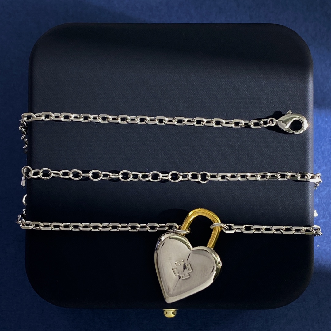 GIVENCHY Gold Heart Lock Necklace: 18k Brass, 21.6g, 40cm+6.3cm Length - 图片 6