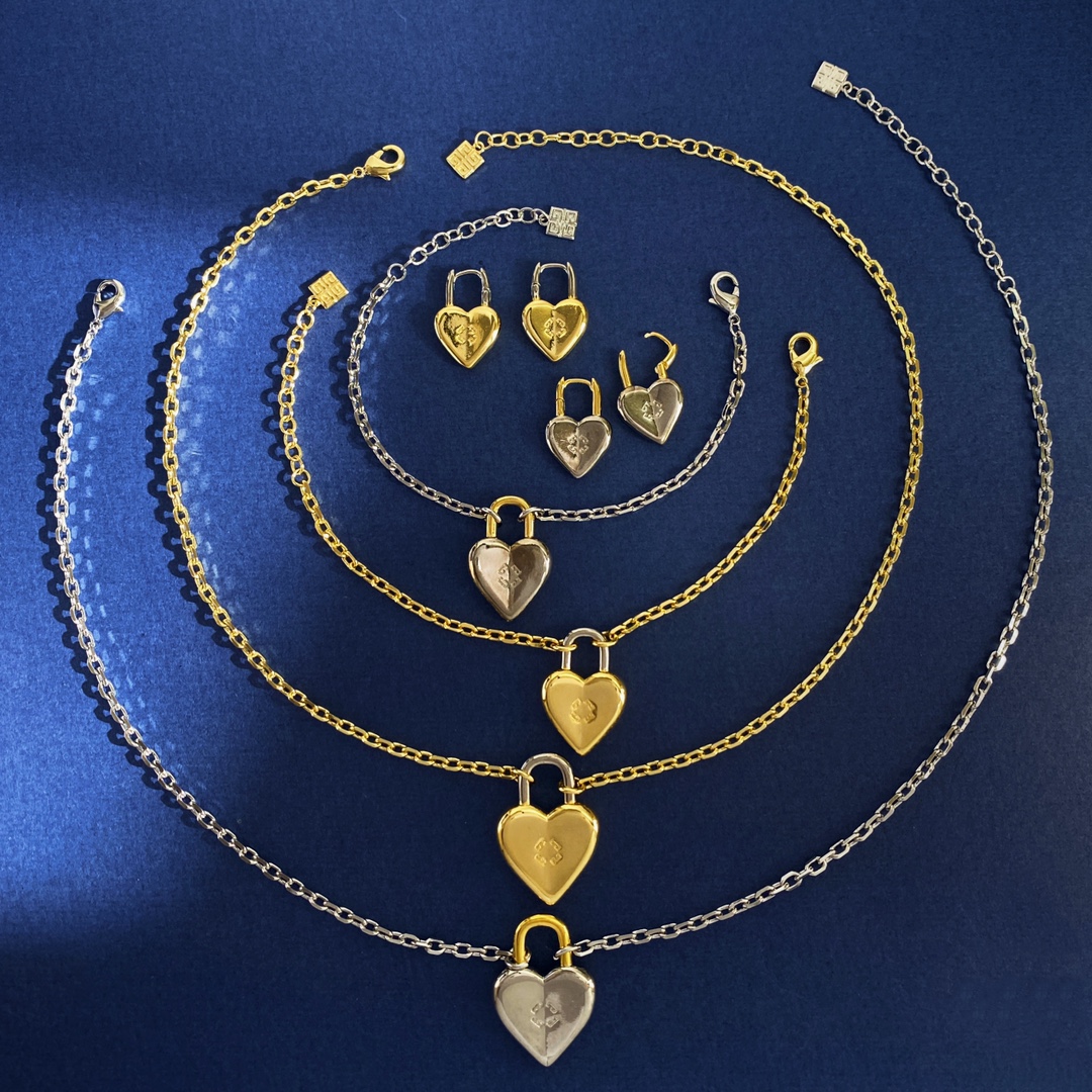 GIVENCHY Gold Heart Lock Necklace: 18k Brass, 21.6g, 40cm+6.3cm Length - 图片 9