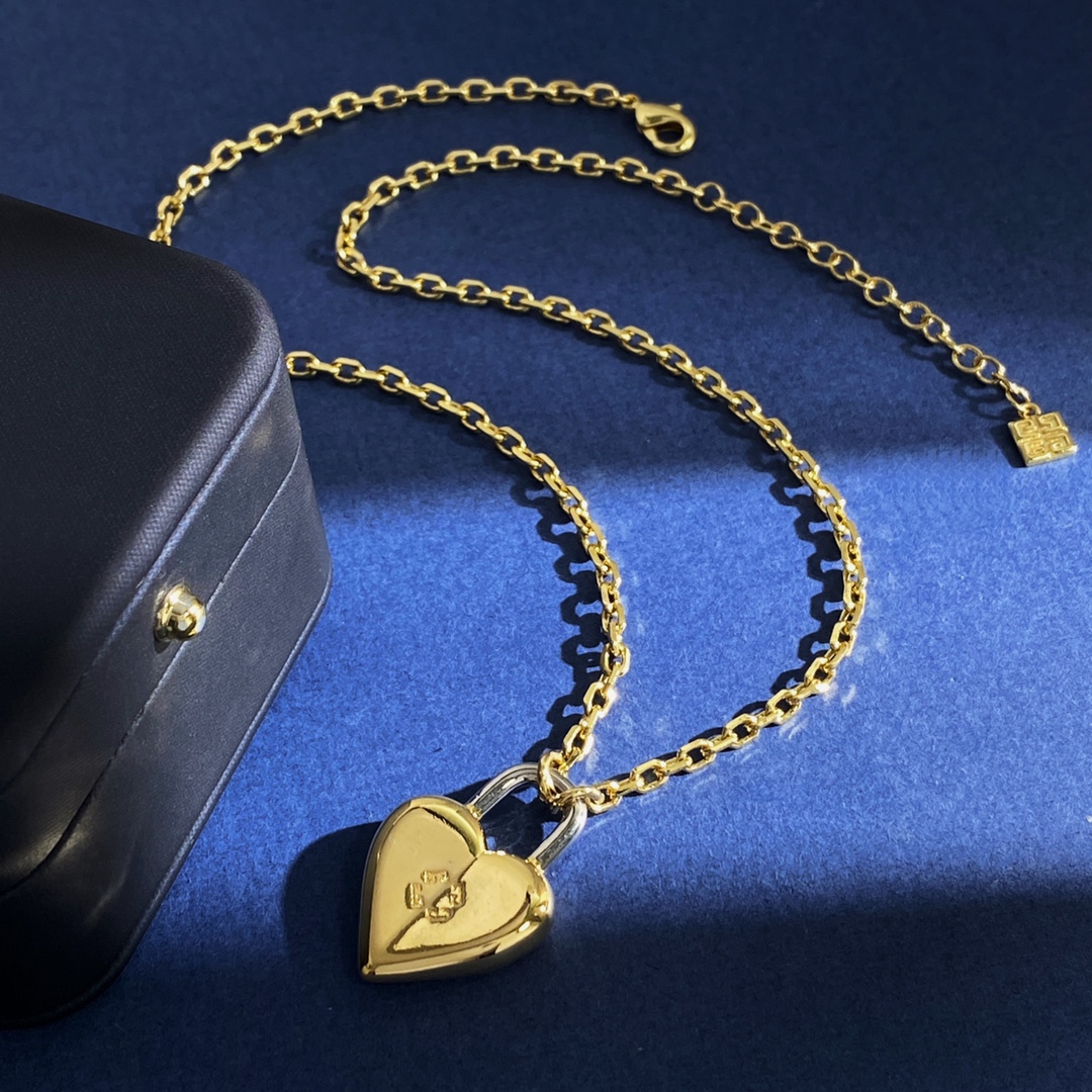 GIVENCHY Gold Heart Lock Necklace: 18k Brass, 21.6g, 40cm+6.3cm Length - 图片 2