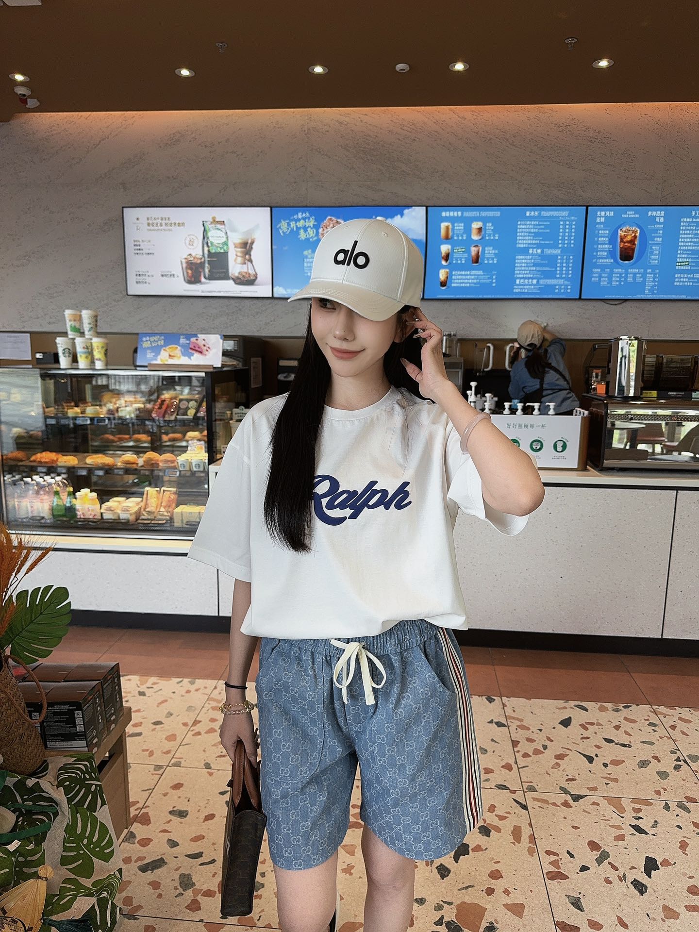 GUCCI/古驰 GG满印老花织带短裤 上身效果#