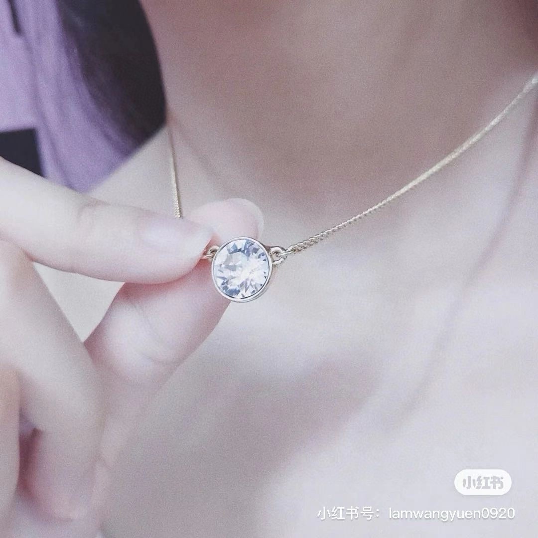 Givenchy Givenchy纪梵希许愿球白金项链 仙女本仙显白的颜色，喜欢佩戴一些小饰品，可以让自己心情更美好
