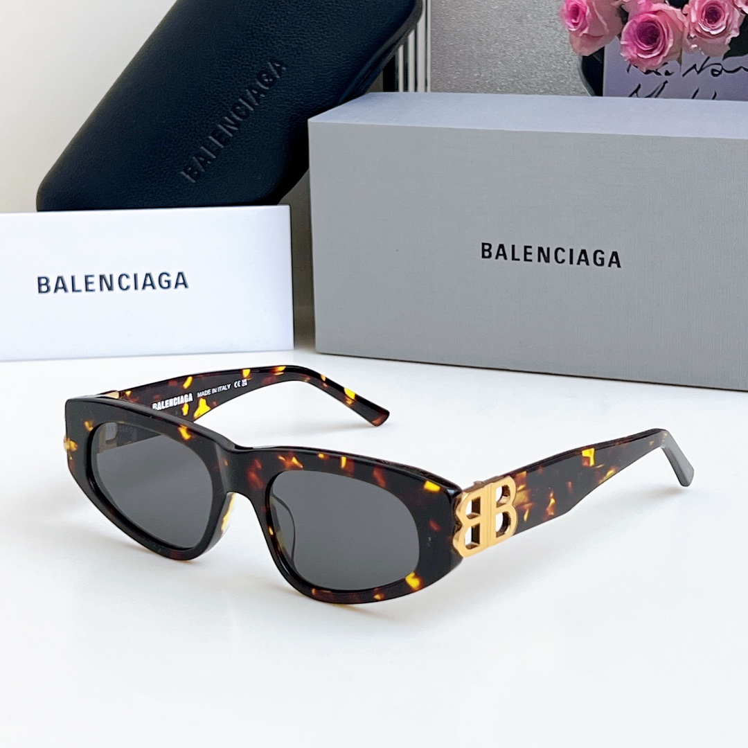 BALENCIAGA BB0095 高版本
Size53口19-135 巴黎世家双B标志
最新官网11