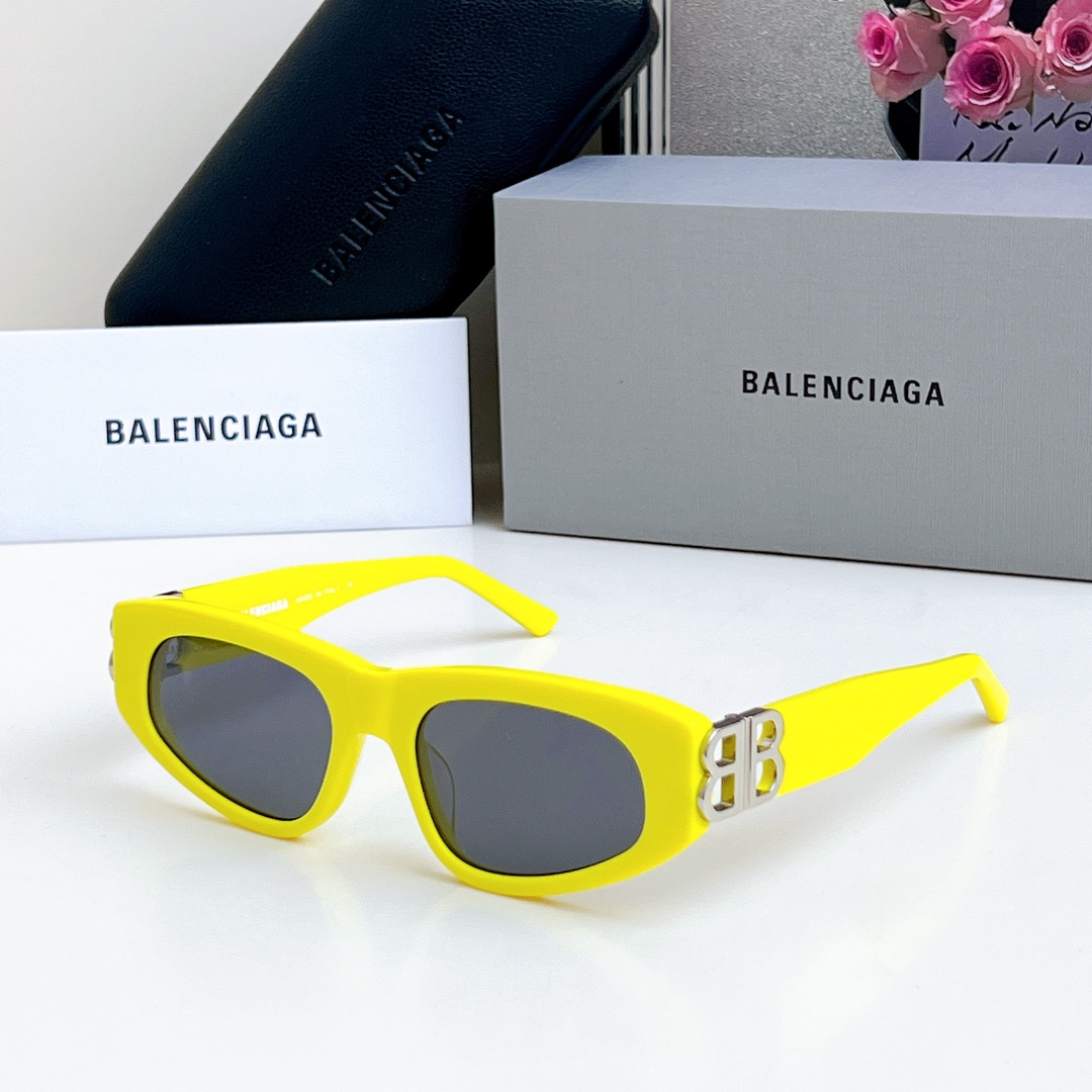  BALENCIAGA BB0095 高版本
Size53口19-135 巴黎世家双B标志
最新官网11