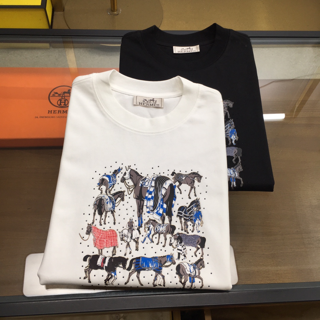 NO:440268,New product [Love...] The latest short-sleeved round-neck T-shirt in the first spring and summer counter, high-end customization, avant-garde and fashionable design!  Brand logo heavy craft design, high-end customized mercerated cloud cotton fabric, soft feel, comfortable to wear, exquisite counter-level car line, fine workmanship, invincible and handsome upper body effect!  A must-have item for handsome men!  The color is shown in the figure. Code number M-4XL, T-shirt,tees, t-shirt,alexander wang19860909新品【爱...】 春夏首发专柜最新款短袖圆领T恤 高端订制 设计前卫时尚！品牌logo重工艺设计 高端定制丝光云朵棉面料.手感柔软.穿着舒适.专柜级别精致车线.做工精细.上身效果无敌帅气！型男必备单品！ 颜色如图 码数M-4XL,,T-shirt,tees，t-shirt,alexander wang,Men's clothing