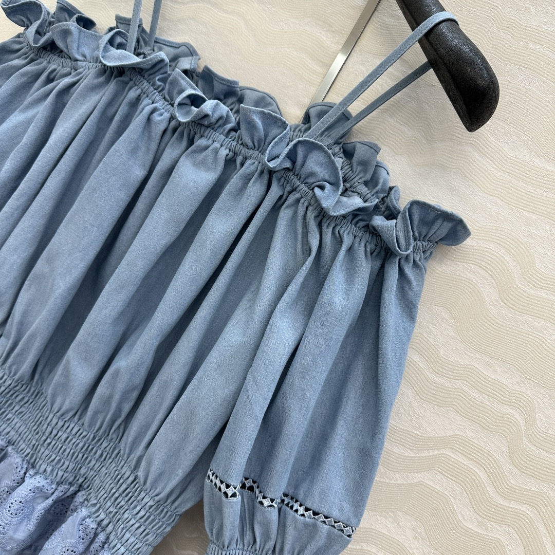 独家首发！高端原单品质，⛱️ zm南法度假风穿搭，波嬉风 法式刺绣拼接一字肩 吊带 泡泡袖 三种穿法牛仔