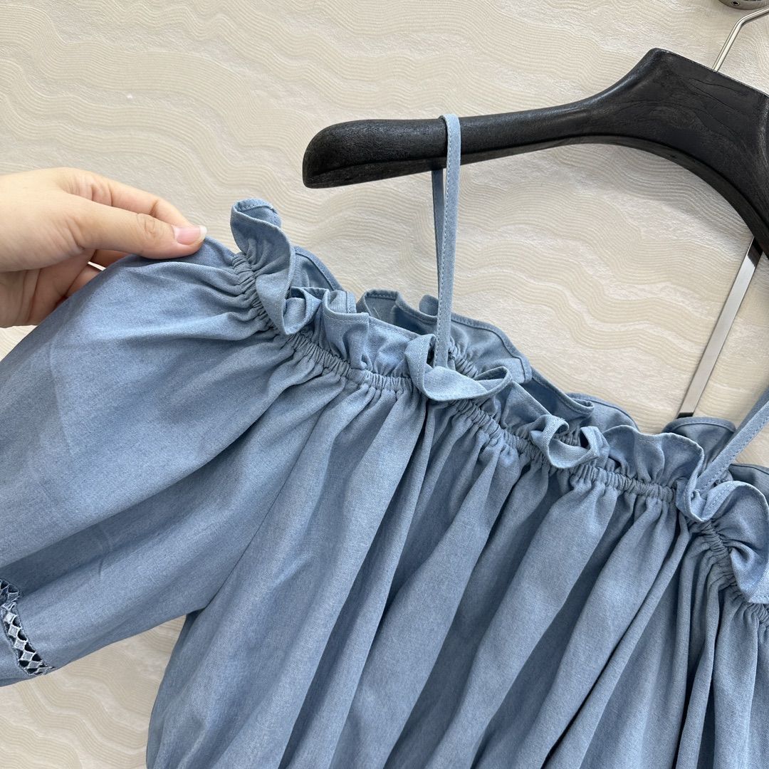 独家首发！高端原单品质，⛱️ zm南法度假风穿搭，波嬉风 法式刺绣拼接一字肩 吊带 泡泡袖 三种穿法牛仔