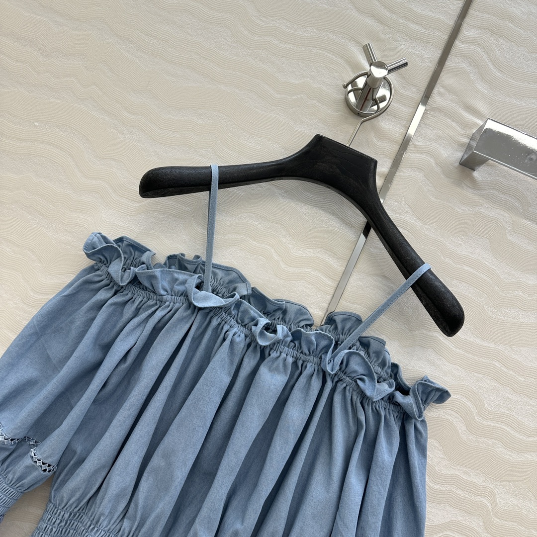 独家首发！高端原单品质，⛱️ zm南法度假风穿搭，波嬉风 法式刺绣拼接一字肩 吊带 泡泡袖 三种穿法牛仔