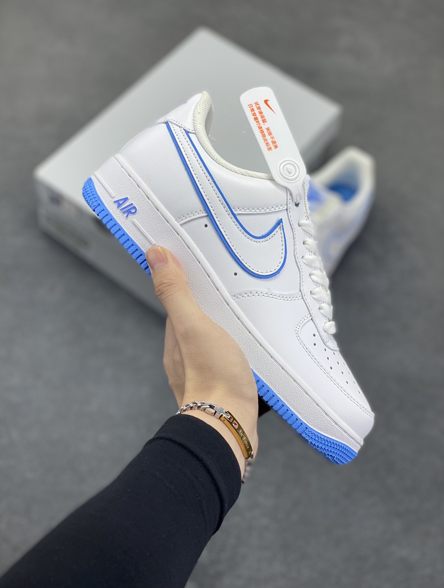福利特价 Nike Air Force 1 Low 白蓝边 空军一号低帮运动休闲板鞋 原楦头原纸板 打造纯正空军版型 专注外贸渠道 全掌内置蜂窝气垫 原盒配件 原厂中底钢印、拉帮完美 货号:DV0788-101 尺码:36 36.5 37.5 38 38.5 39 40 40.5 41 42 42.5 43 44 44.5 45-选品中心