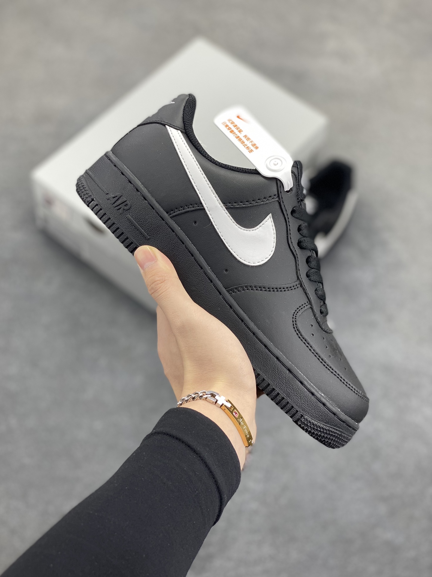 福利特价 Nike Air Force 1 Low 黑白勾 空军一号低帮运动休闲板鞋 原楦头原纸板 打造纯正空军版型 专注外贸渠道 全掌内置蜂窝气垫 原盒配件 原厂中底钢印、拉帮完美 货号:FZ0627-010 尺码:36 36.5 37.5 38 38.5 39 40 40.5 41 42 42.5 43 44 44.5 45-选品中心