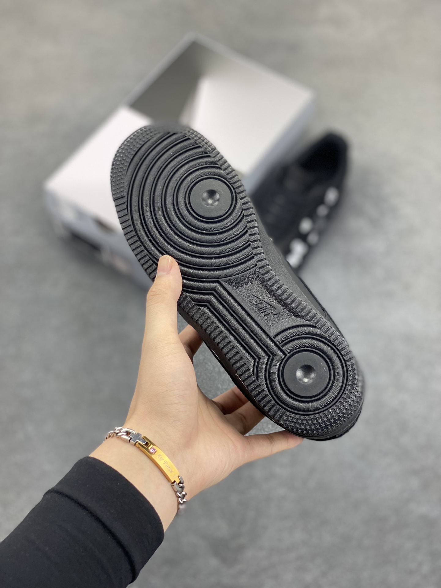 图片[5]-“五档尼卡”Nike Air Force 1 “NICA”#《海贼王》 漫画系列 空军一号定制低帮板鞋 货号：CW2288-016 路飞的橡胶果实，实则是动物系幻兽种人人果实尼卡形态，五档便是这一果实觉醒后的形态。进入五档后，路飞外貌大变，头发和衣服变为白色，头发呈火焰状，眉毛变粗，浑身环绕烟云，酷似传说中的太阳神尼卡 货号：CW2288-016 尺码：36 36.5 37.5 38 38.5 39 40 40.5 41 42 42.5 43 44 44.5 45-选品中心