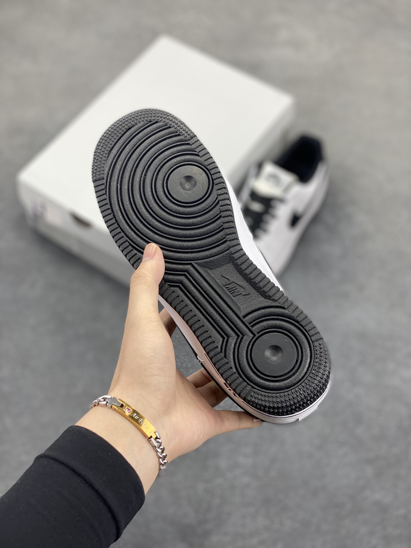 图片[5]-福利特价 Air Force 1 Nike Low 二代白黑 原楦头原纸板 打造纯正空军版型 专注外贸渠道 全掌内置蜂窝气垫 #原盒配件 原厂中底钢印、拉帮完美 货号：DH7561-102 尺码：36 36.5 37.5 38 38.5 39 40 40.5 41 42 42.5 43 44 44.5 45-选品中心
