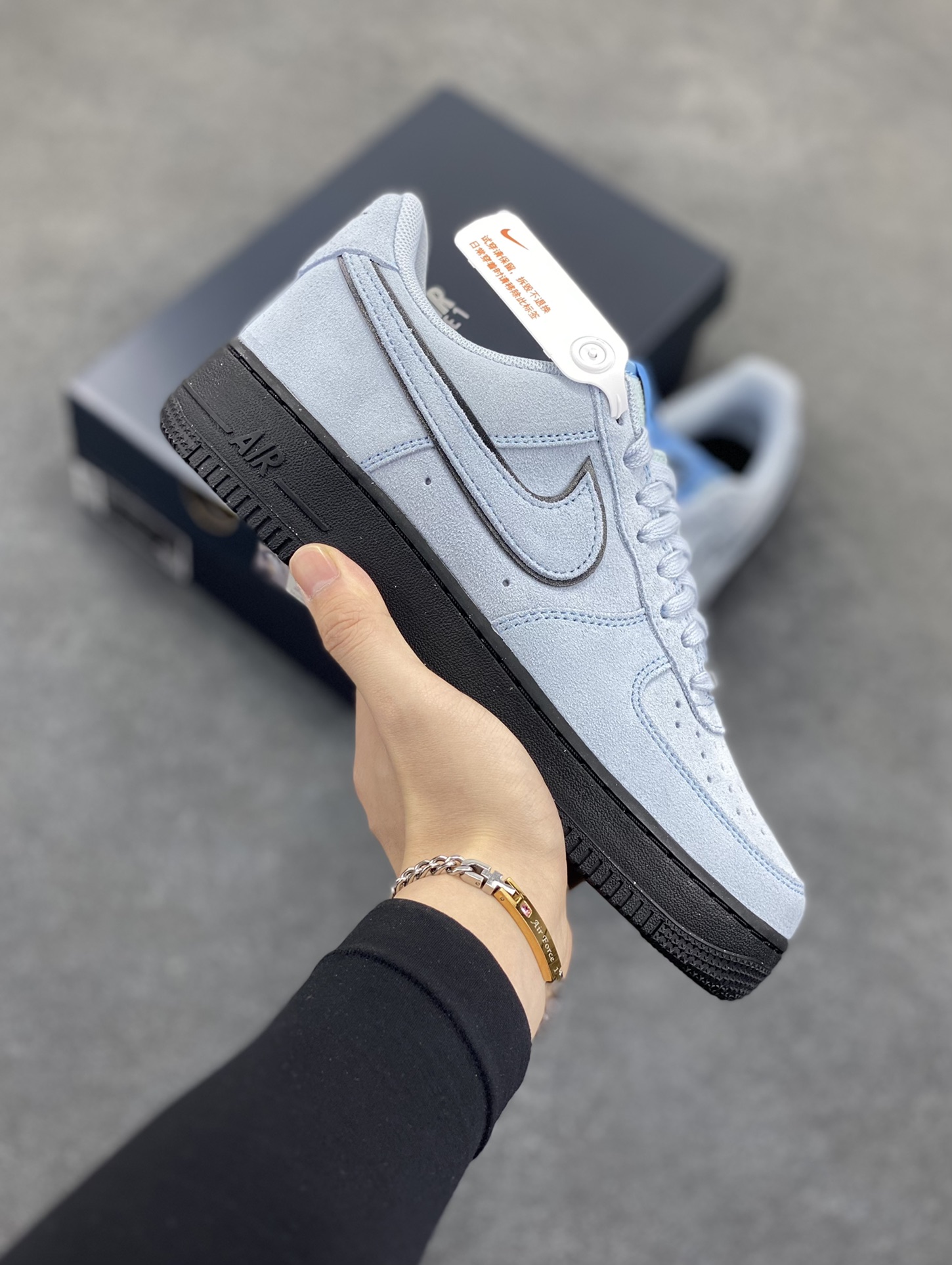 Nike Air Force 1 Low 军械蓝 空军一号低帮运动休闲板鞋 原楦头原纸板 打造纯正空军版型#专注外贸渠道 全掌内置蜂窝气垫 #原盒配件 原厂中底钢印、拉帮完美 货号:HQ1966-400 尺码:36 36.5 37.5 38 38.5 39 40 40.5 41 42 42.5 43 44 44.5 45-选品中心