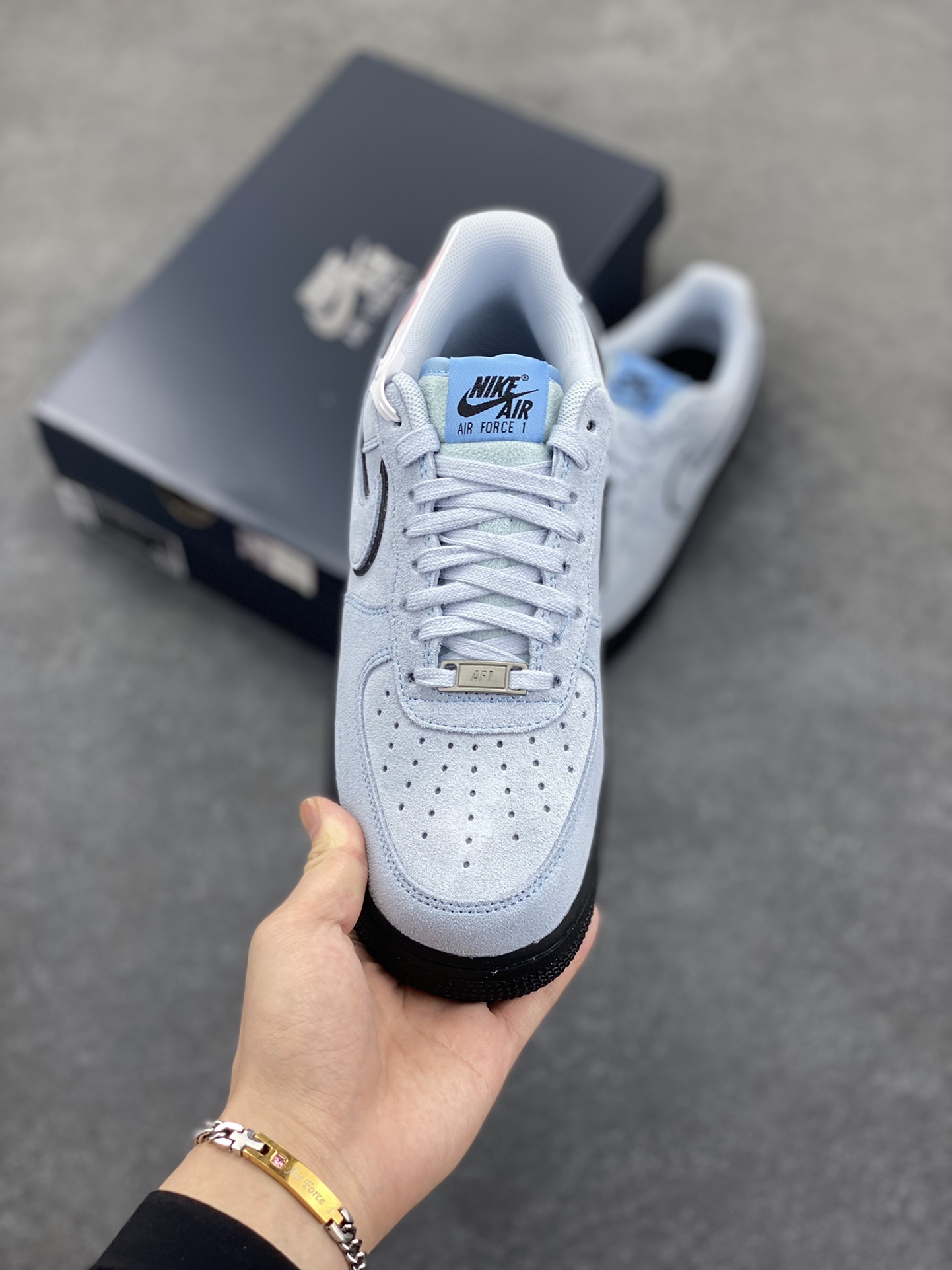 图片[2]-Nike Air Force 1 Low 军械蓝 空军一号低帮运动休闲板鞋 原楦头原纸板 打造纯正空军版型#专注外贸渠道 全掌内置蜂窝气垫 #原盒配件 原厂中底钢印、拉帮完美 货号：HQ1966-400 尺码：36 36.5 37.5 38 38.5 39 40 40.5 41 42 42.5 43 44 44.5 45-选品中心
