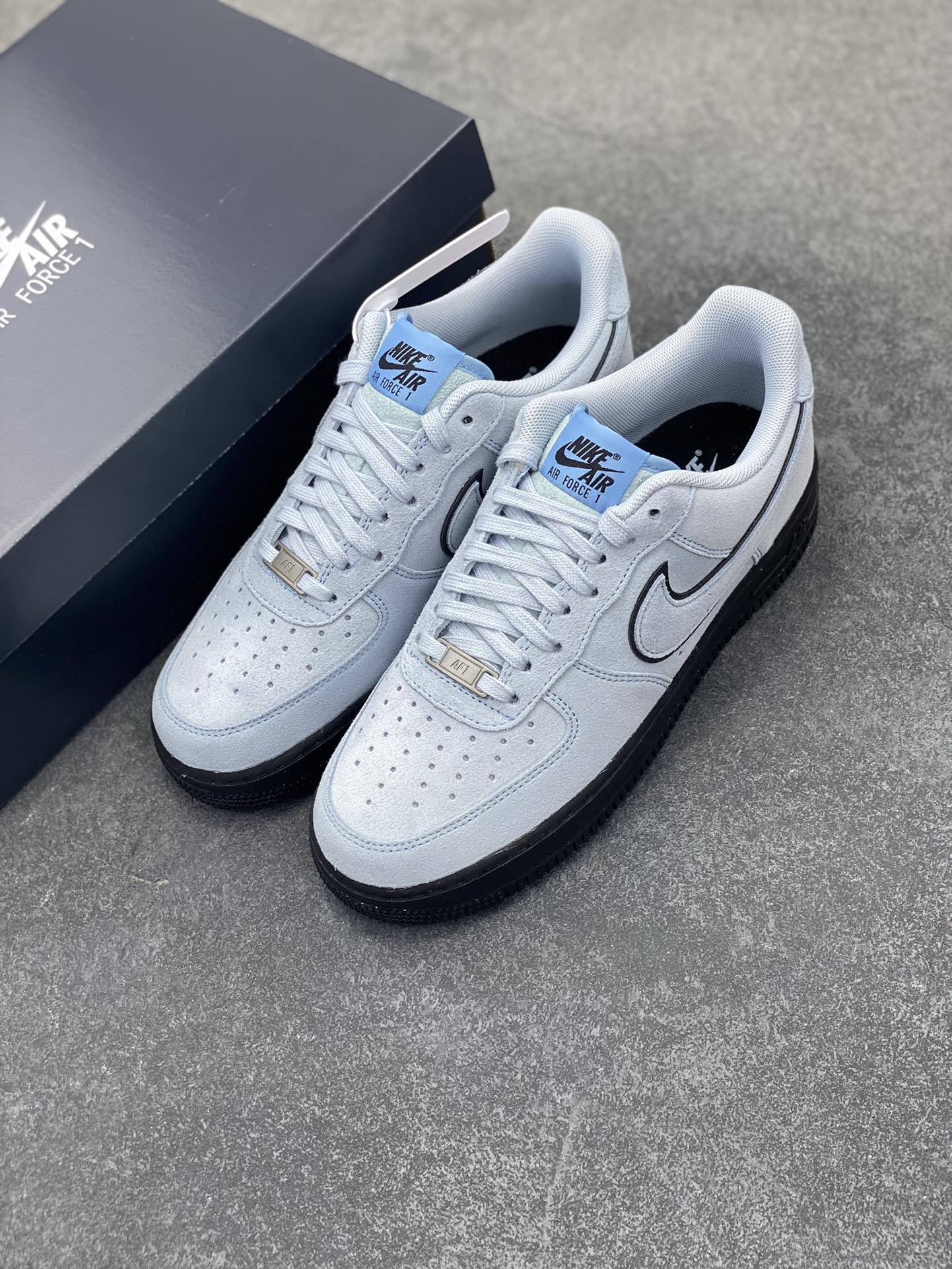 图片[8]-Nike Air Force 1 Low 军械蓝 空军一号低帮运动休闲板鞋 原楦头原纸板 打造纯正空军版型#专注外贸渠道 全掌内置蜂窝气垫 #原盒配件 原厂中底钢印、拉帮完美 货号：HQ1966-400 尺码：36 36.5 37.5 38 38.5 39 40 40.5 41 42 42.5 43 44 44.5 45-选品中心