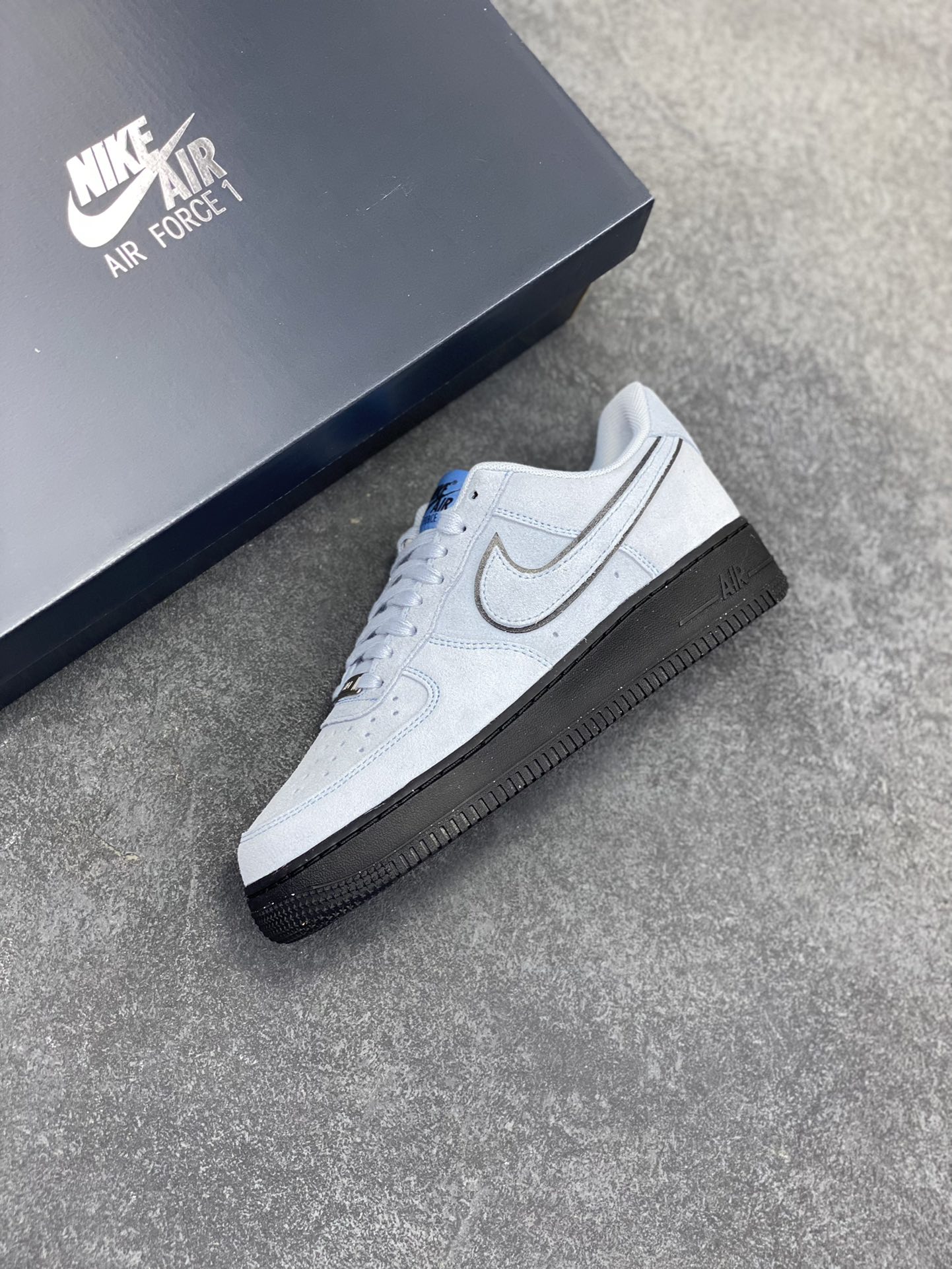 图片[7]-Nike Air Force 1 Low 军械蓝 空军一号低帮运动休闲板鞋 原楦头原纸板 打造纯正空军版型#专注外贸渠道 全掌内置蜂窝气垫 #原盒配件 原厂中底钢印、拉帮完美 货号：HQ1966-400 尺码：36 36.5 37.5 38 38.5 39 40 40.5 41 42 42.5 43 44 44.5 45-选品中心