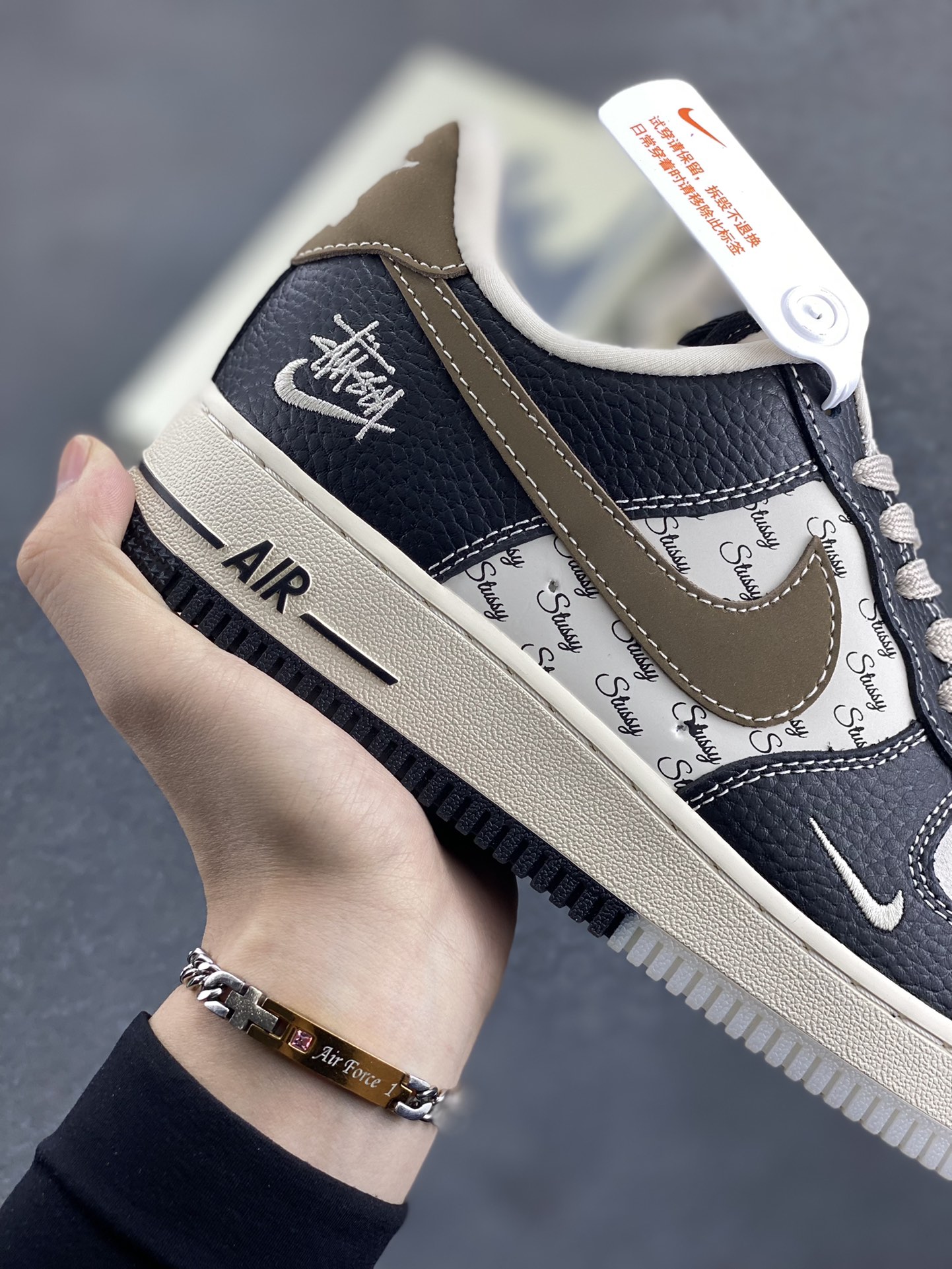 图片[6]-NIke Air Force 1 \’07 Low “斯图西联名–黑荔纹双拼底”空军一号 低帮 运动鞋 休闲鞋 折边针车 工艺难度大 原楦头原纸板 原装鞋盒 定制五金配件 内置全掌气垫 原厂鞋底 货号：CH6336-519 尺码：36 36.5 37.5 38 38.5 39 40 40.5 41 42 42.5 43 44 44.5 45-选品中心