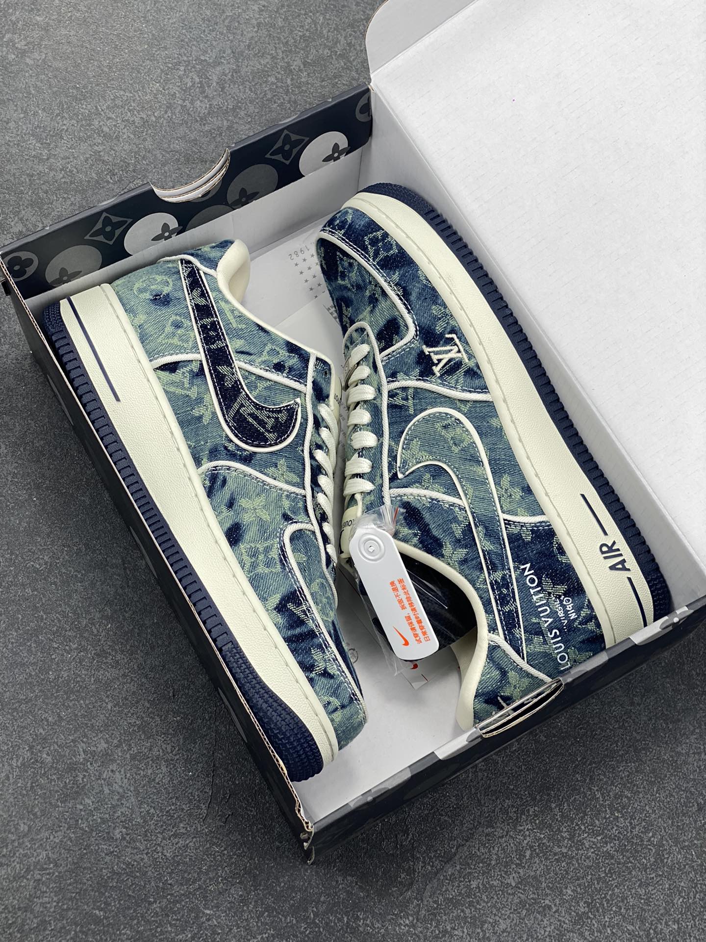 图片[9]-Nike Air Force 1 Low 07 x Louis Vuitton 牛仔布 原楦头原纸板 打造纯正低帮空军版型专注外贸渠道 全掌内置蜂窝气垫 原盒配件 原厂中底钢印、拉帮完美 货号：SC9207-533 尺码：36 36.5 37.5 38 38.5 39 40 40.5 41 42 42.5 43 44 44.5 45-选品中心