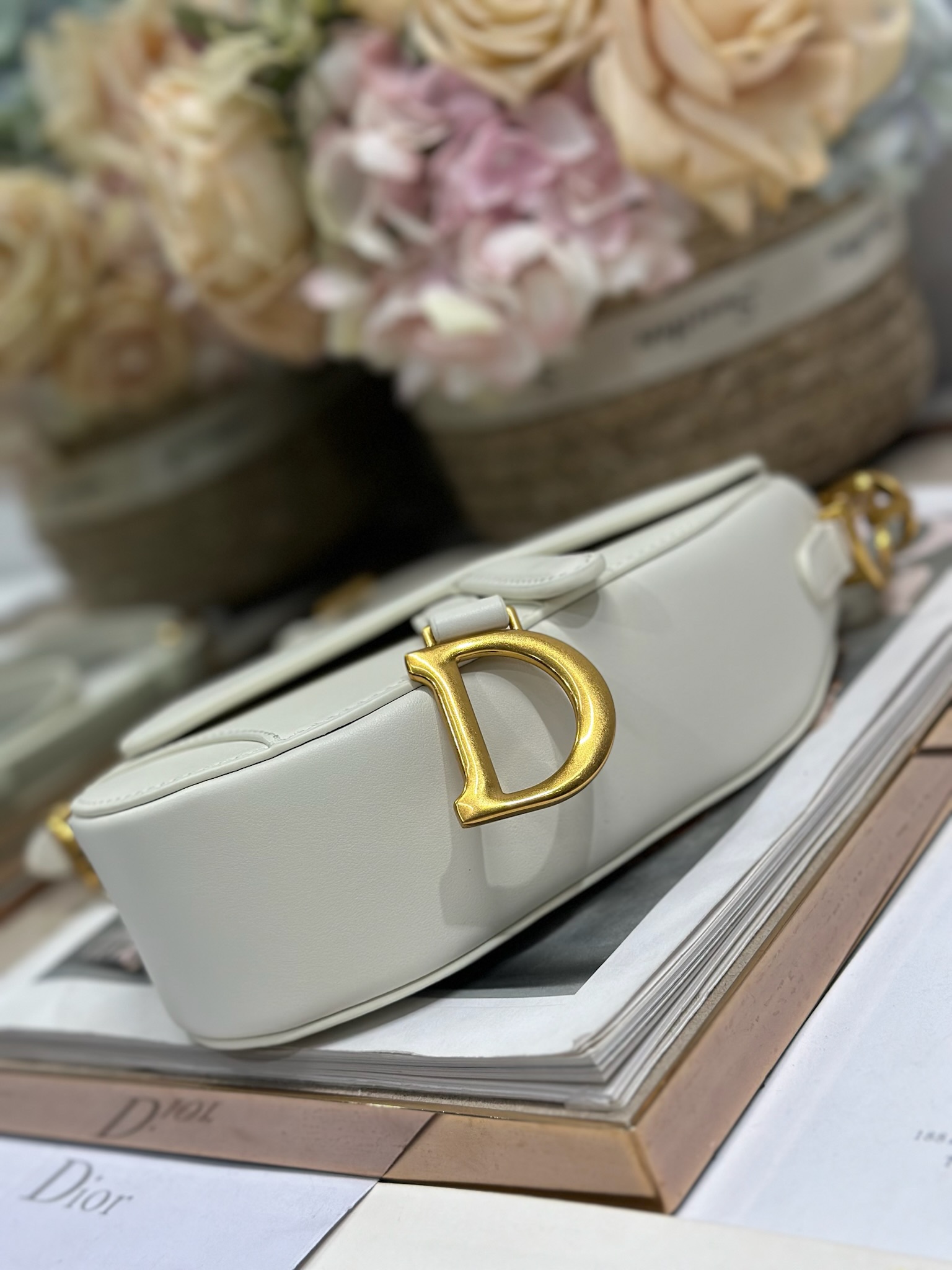 Dior White Mini Soft Saddle Bag with Strap - Iconic Design, Premium Leather 6 i1747729481 5845 4