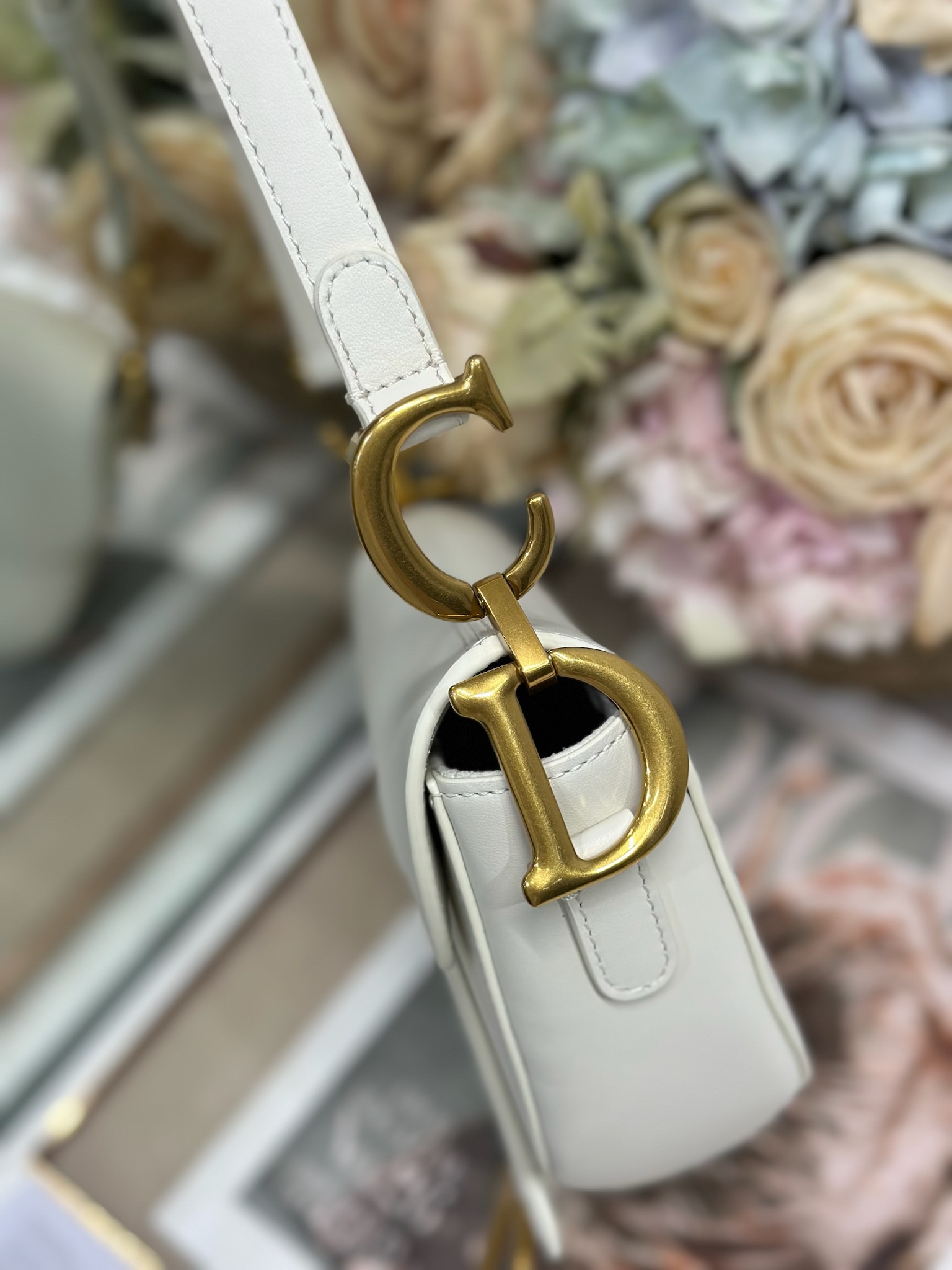 Dior Soft Saddle Bag, White Leather, Medium Size with Adjustable Strap 6 i1747729670 3353 4