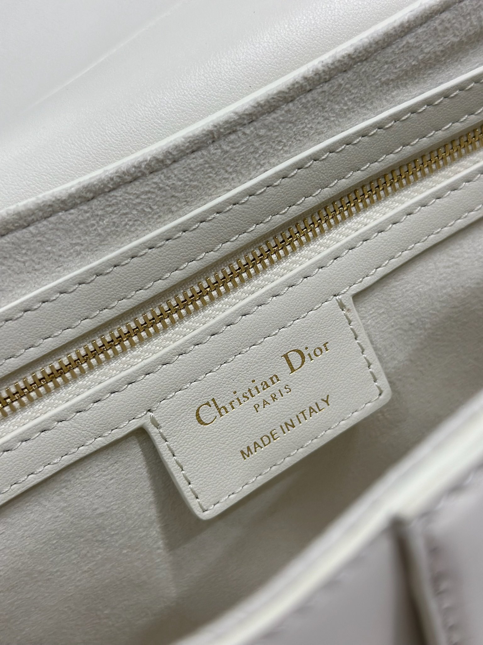 Dior Soft Saddle Bag, White Leather, Medium Size with Adjustable Strap 9 i1747729670 8224 7