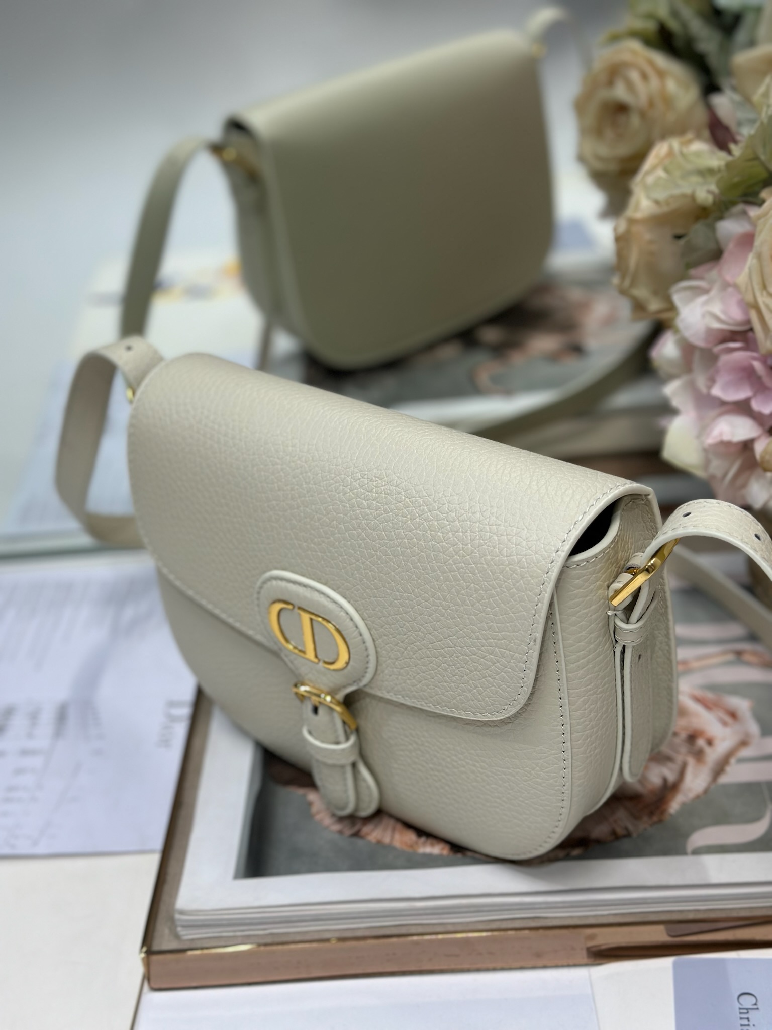Dior Bobby Medium Bag White Grained Calfskin Elegant Handbag Shoulder Bag 3 i1747735301 1545 1