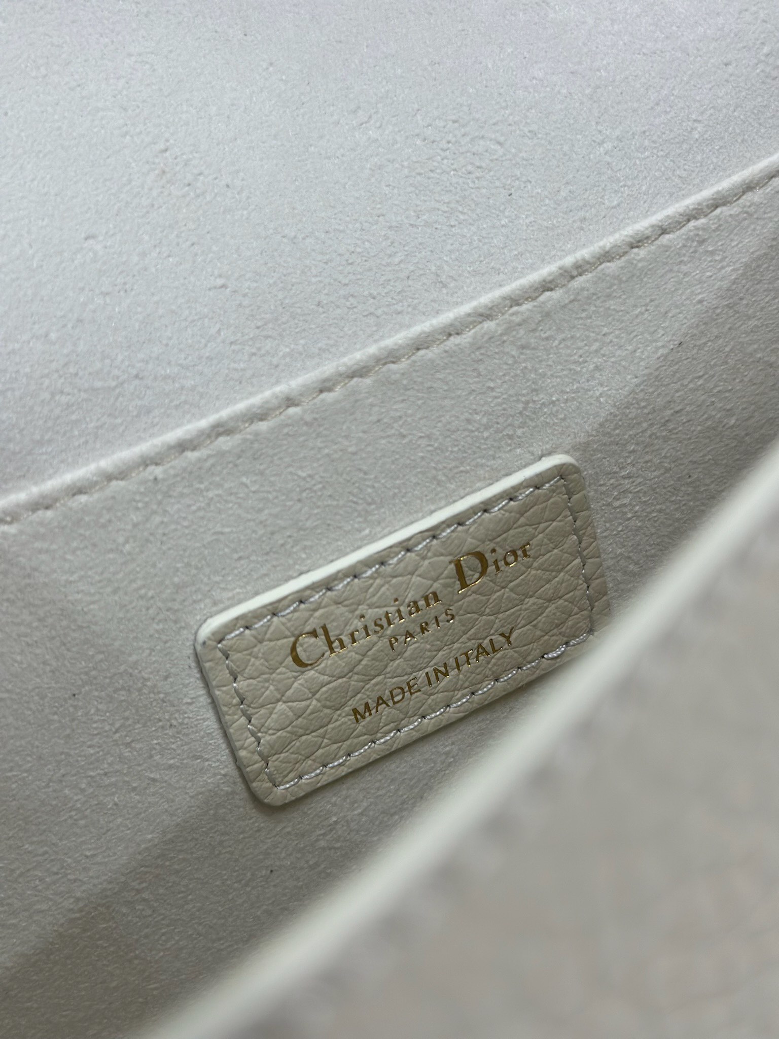 Dior Bobby Medium Bag White Grained Calfskin Elegant Handbag Shoulder Bag 10 i1747735301 3381 7