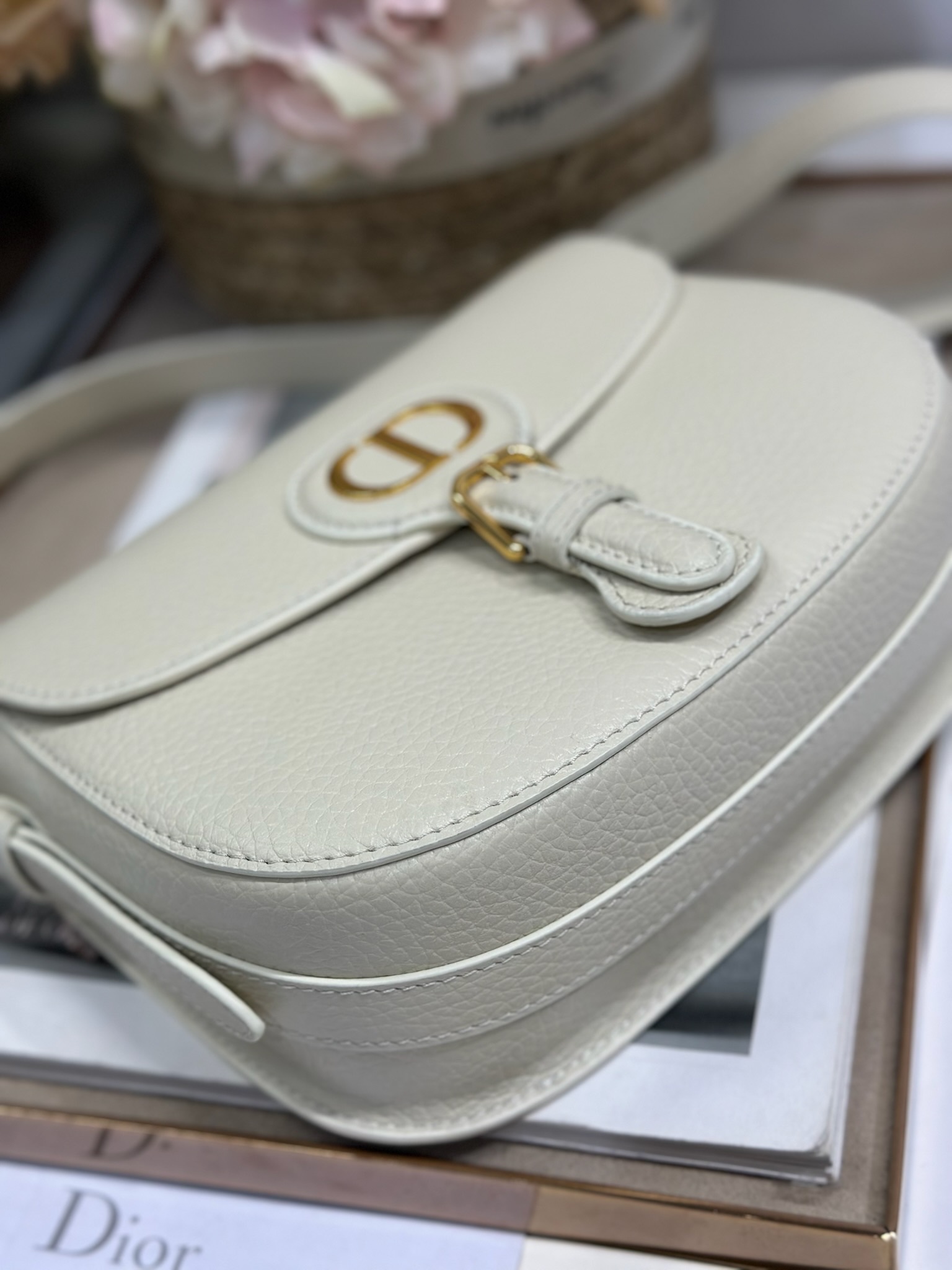 Dior Bobby Medium Bag White Grained Calfskin Elegant Handbag Shoulder Bag 7 i1747735301 8185 5