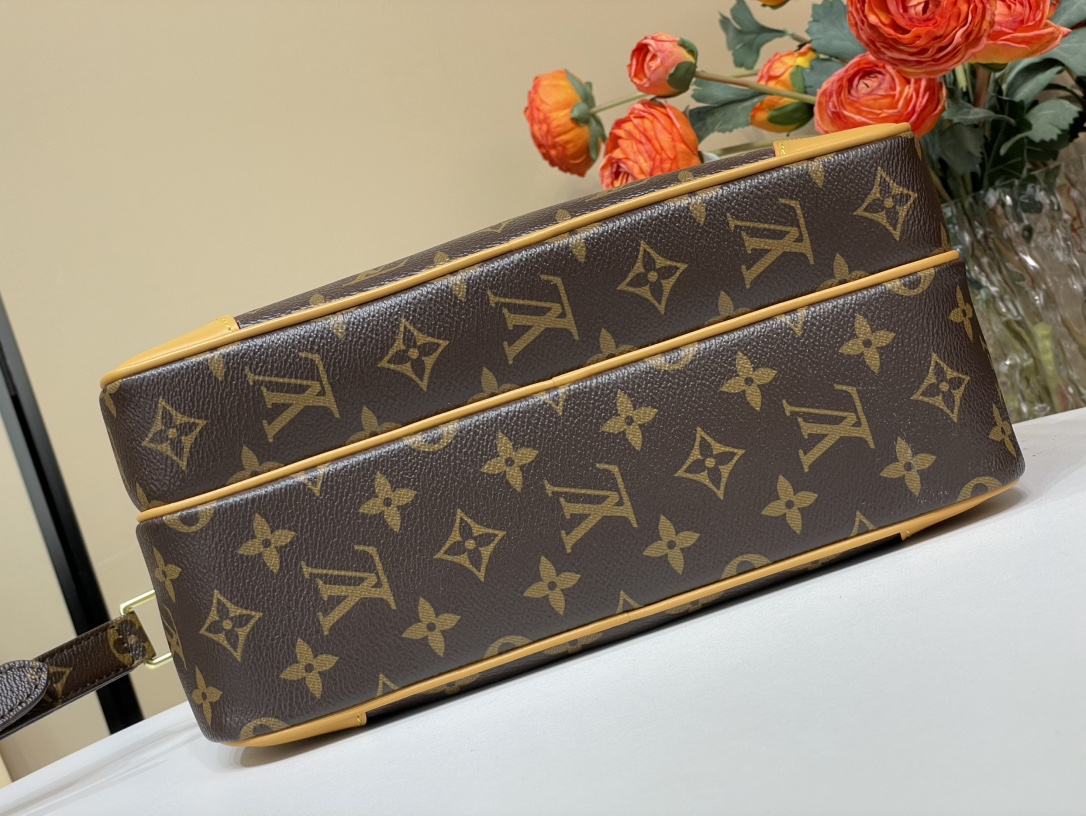 Louis Vuitton Monogram 斜挎包lv,包 4