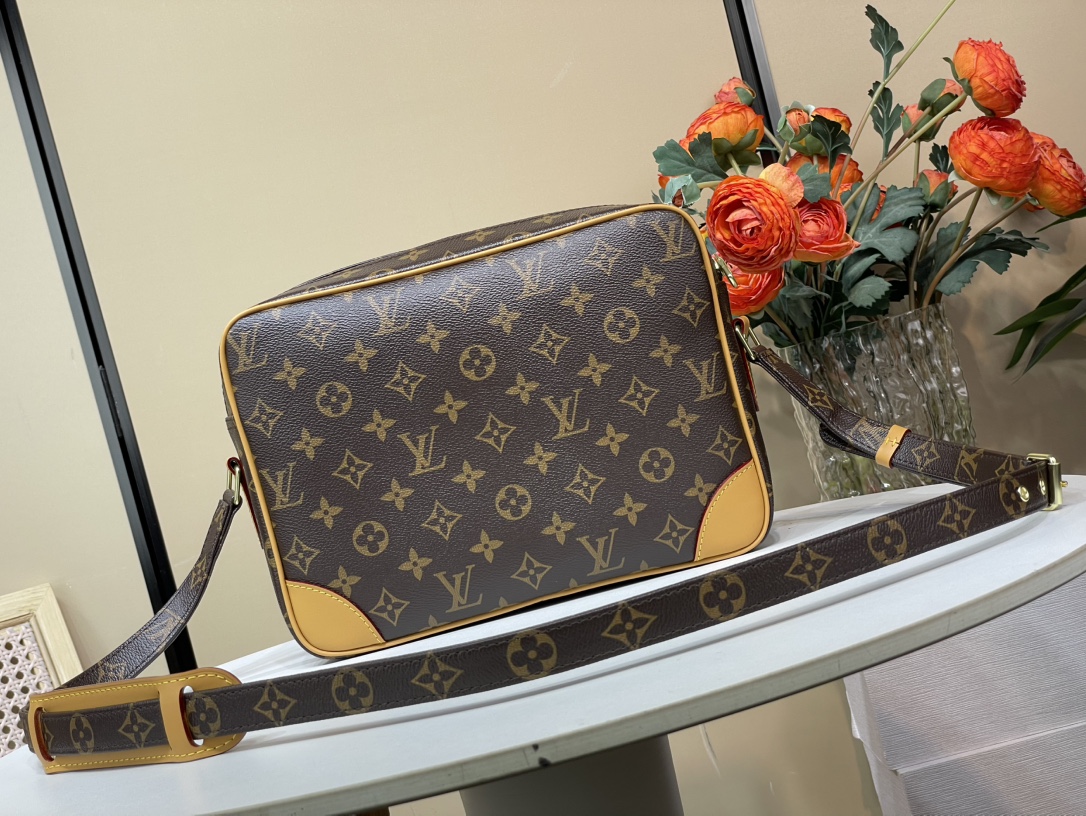Louis Vuitton Monogram 斜挎包lv,包 3