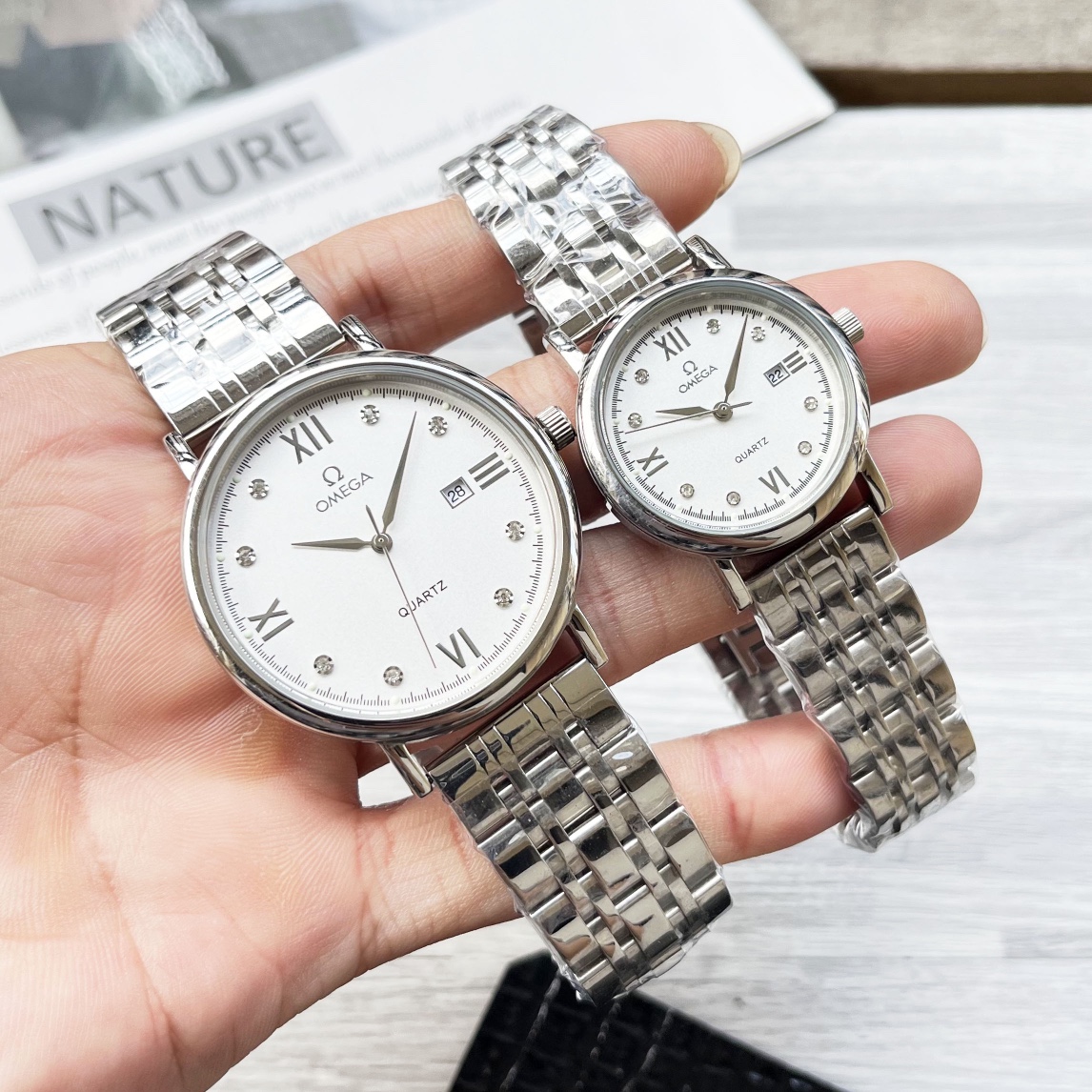 NO:336643,White shell, gold shell, steel belt 20 Omega Couple watch original imported quartz movement mineral glass mirror 316L stainless steel case diameter men 40mm women 30mm thick 8mm If today's sunlight stops its dazzling light, then your smile will illuminate my whole world,19860909白壳、金壳、钢带20  欧米加 情侣腕表原装进口石英机芯 矿物质玻璃镜面 316L精钢表壳直径男40mm女30mm 厚8mm如果今天的阳光停止了它耀眼的光芒.那么你的一个微笑,将照亮我的整个世界,,Watch