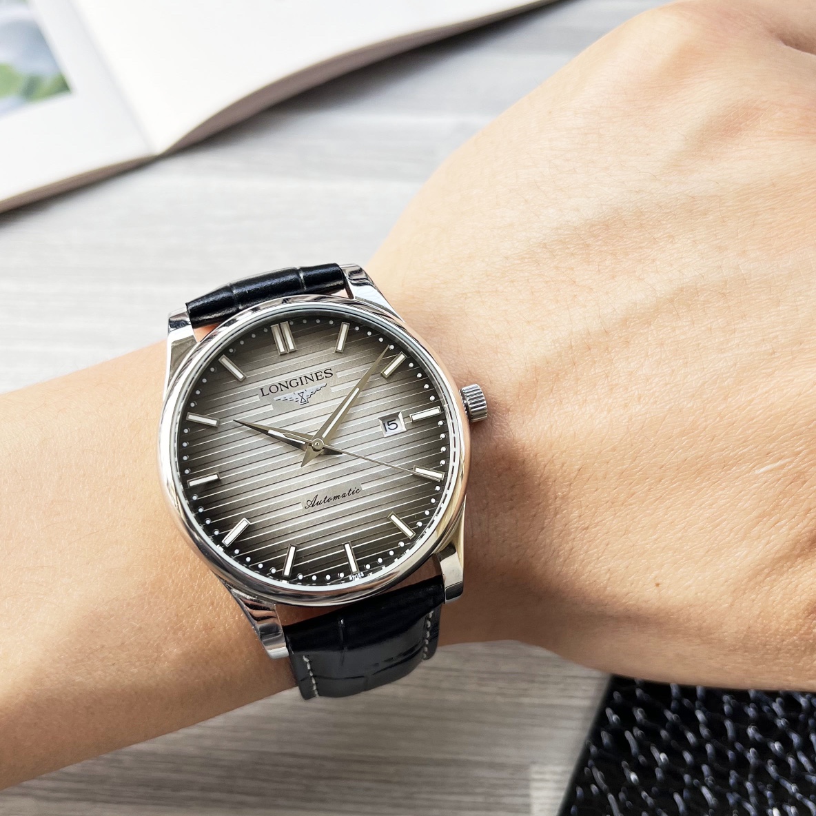 NO:336656,White shell and gold shell steel belt 20 [Latest] Longines three-pin design [Type] boutique men's watch [Watch strap] real cowhide strap ///316 stainless steel strap (comfortable and durable) [Movement] High-end fully automatic mechanical movement [Mirror] Mineral reinforced glass (higher definition) Elegant taste, vast and atmospheric, ingenious, wrist treasure, size diameter 41mm thick 12Mm hot sale!  Welcome to reprint!  longines cowhide19860909白壳金壳 钢带20【最新】浪琴三针设计【类型】精品男士腕表【表带】真牛皮表带///316精钢表带（舒适耐用）【机芯】高端全自动机械机芯【镜面】矿物质强化玻璃（更高清） 品味高雅 浩瀚大气 匠心独运 腕间瑰宝 尺寸直径41mm厚12Mm热卖上市！欢迎转载！,,longines,cowhide,Watch