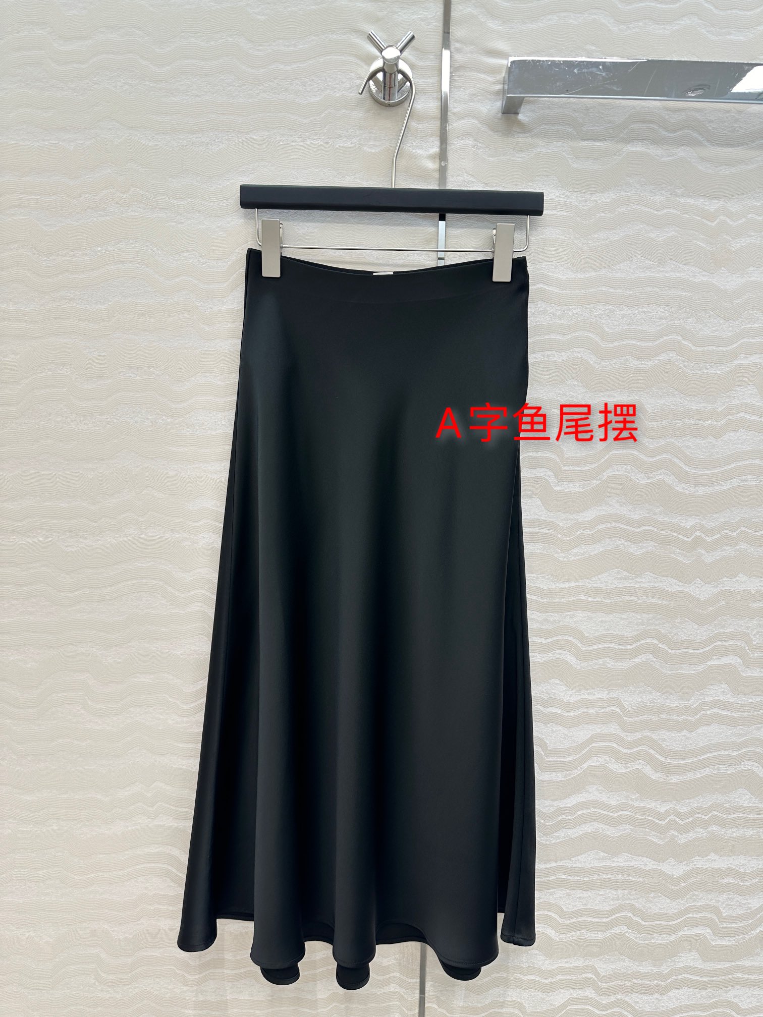 P644: High-Quality One-Size-Fits-All Female Suit with Elegant Design Details