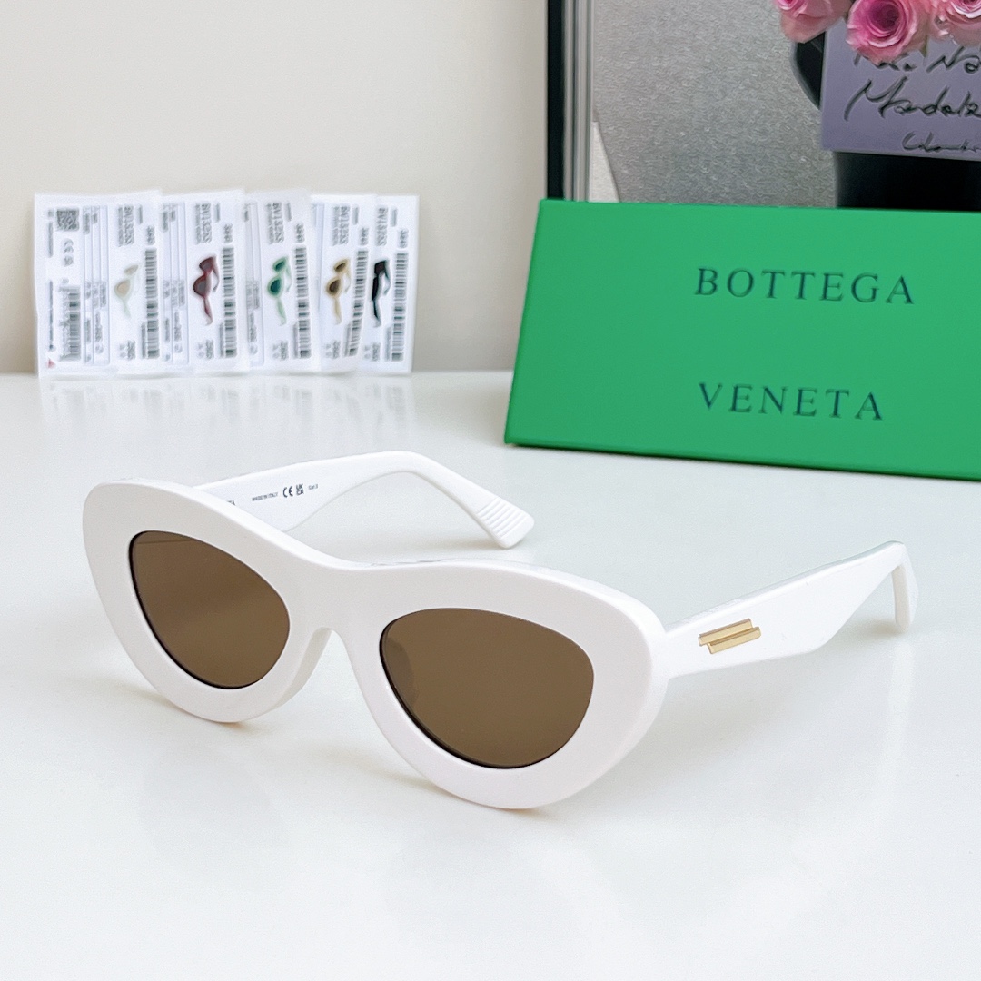  高圆圆广告款
BOTTEGA VENET*
MOD：BV1325S
SIZE：51口23-145
🔝🔝