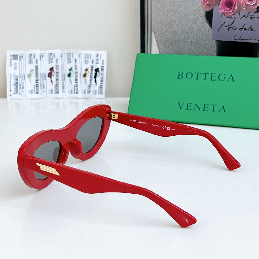  高圆圆广告款
BOTTEGA VENET*
MOD：BV1325S
SIZE：51口23-145
🔝🔝