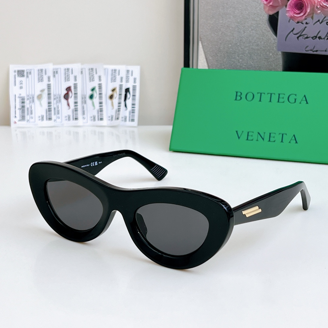  高圆圆广告款
BOTTEGA VENET*
MOD：BV1325S
SIZE：51口23-145
🔝🔝