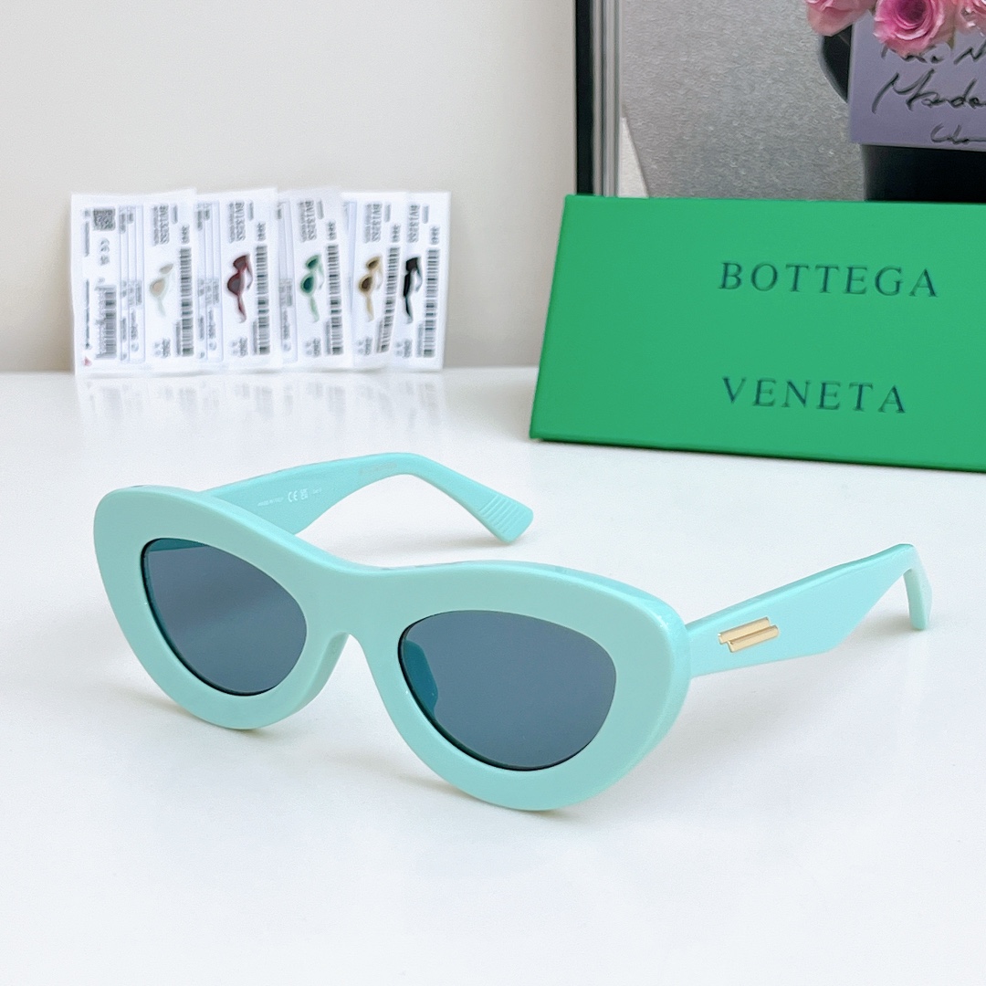  高圆圆广告款
BOTTEGA VENET*
MOD：BV1325S
SIZE：51口23-145
🔝🔝