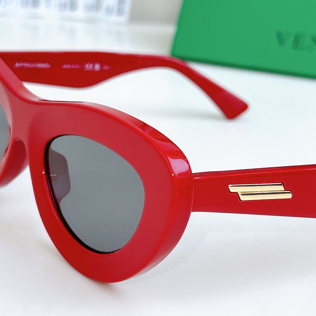  高圆圆广告款
BOTTEGA VENET*
MOD：BV1325S
SIZE：51口23-145
🔝🔝