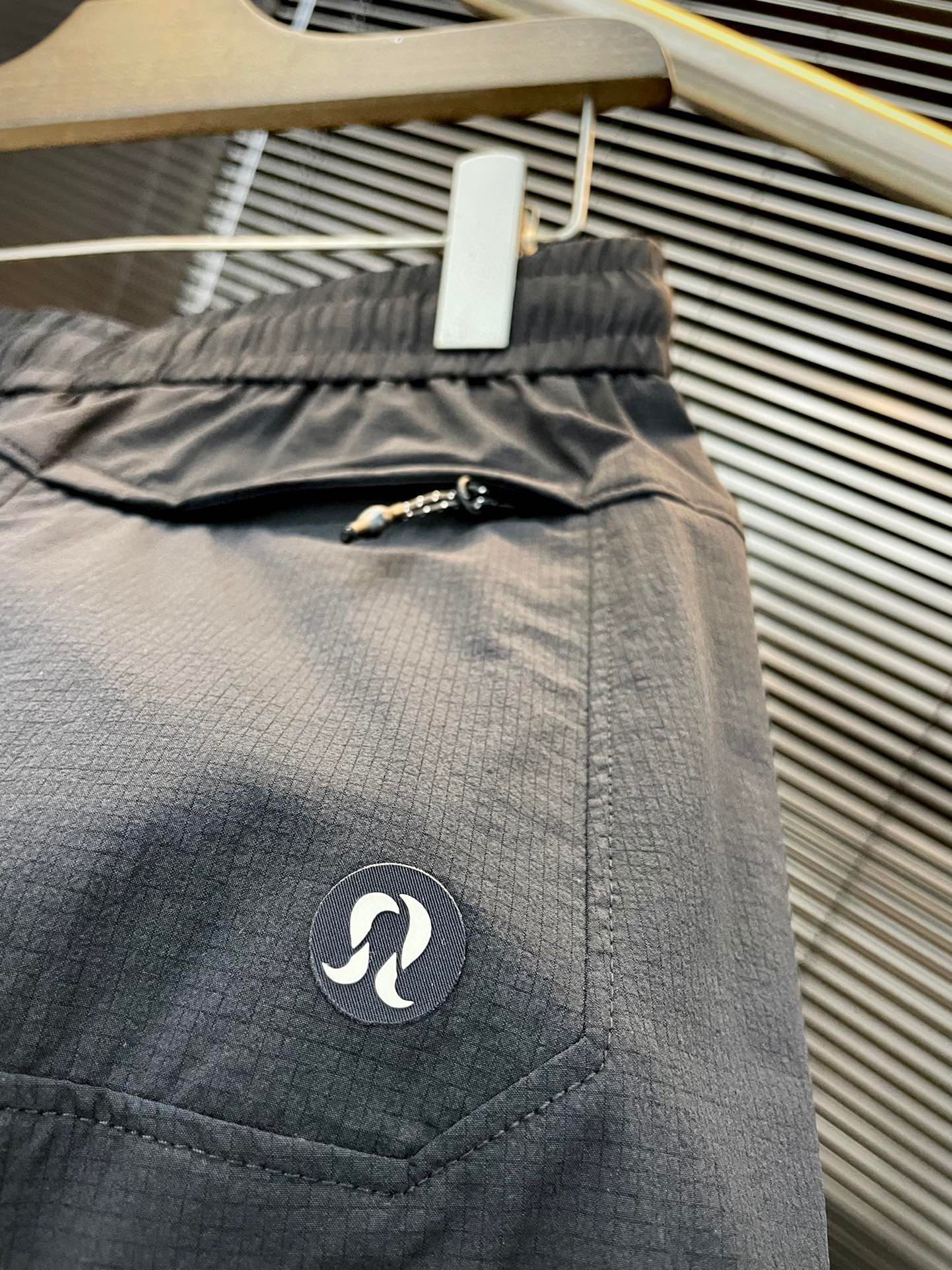 Lululemon Spring 2025 Leisure Pants: Custom Curry Fabric, Comfortable and Stylish, High-End Spring Style - 图片 8