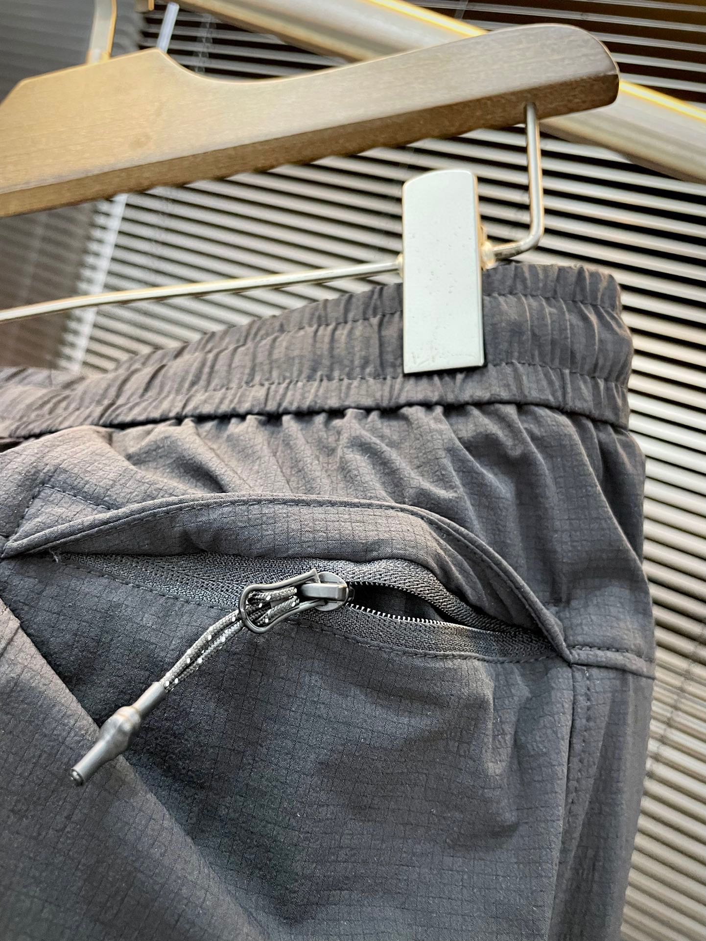 Lululemon Spring 2025 Leisure Pants: Custom Curry Fabric, Comfortable and Stylish, High-End Spring Style - 图片 7