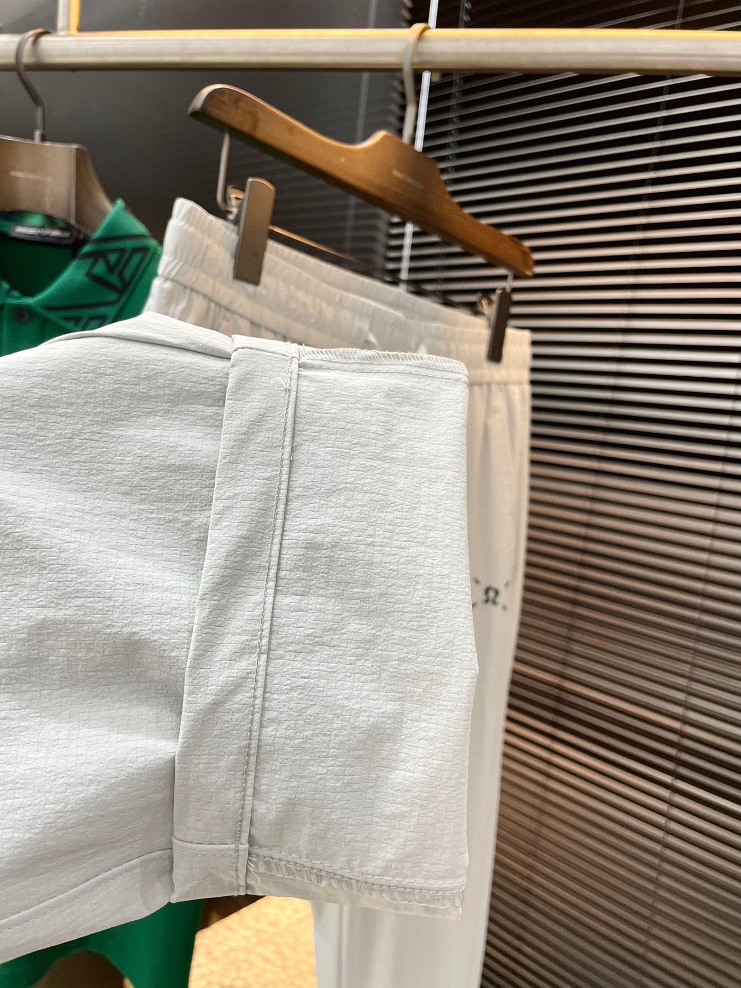 Lululemon Spring 2025 Leisure Pants: Customized Curry Fabric, Comfort, High-End Style - 图片 5