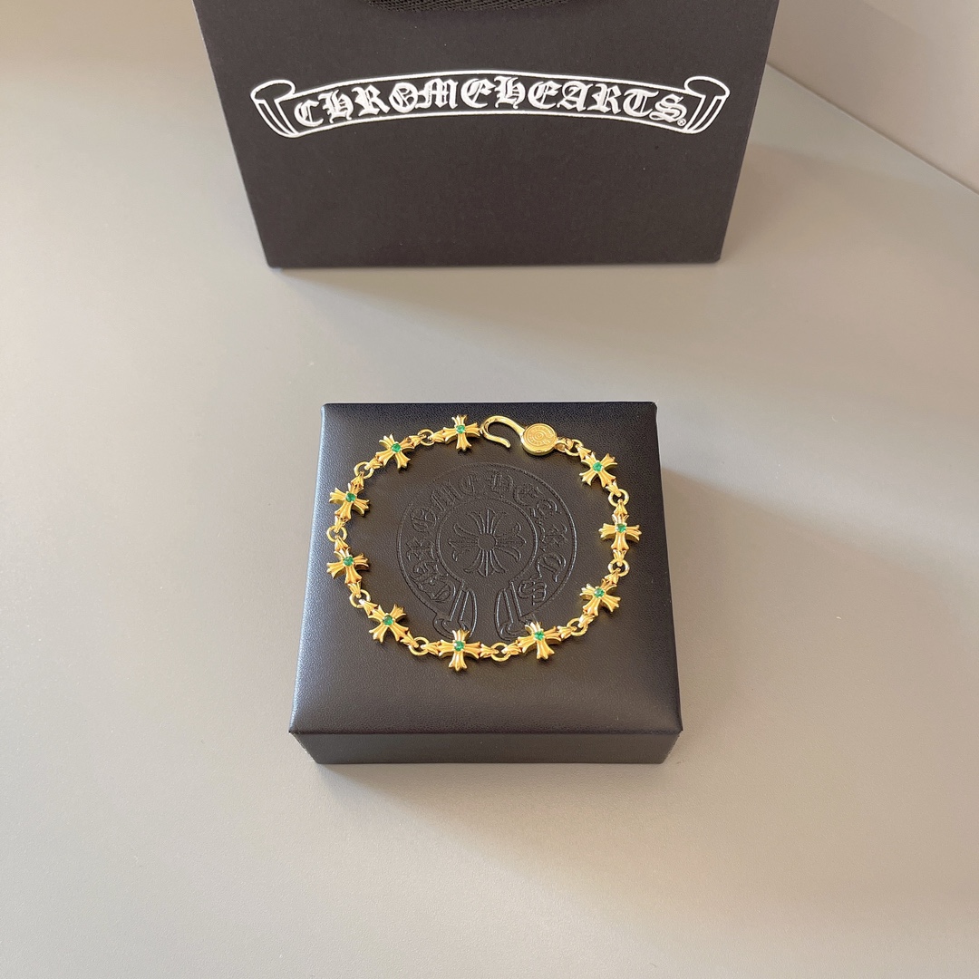 NO:583056,With green diamonds, so handsome. The latest Chrome Hearts. No explosions. Factory direct sales. Original one-to-one replica. Chrome Hearts Gold Bracelet, jewelry boutique, chrome hearts, bracelet, gold19860909带绿色钻 太帅爆了最新款克罗心 不爆不发 厂家直销 原版一比一复刻 克罗心黄金手链,饰品精品,chrome hearts,bracelet,gold,Jewelry
