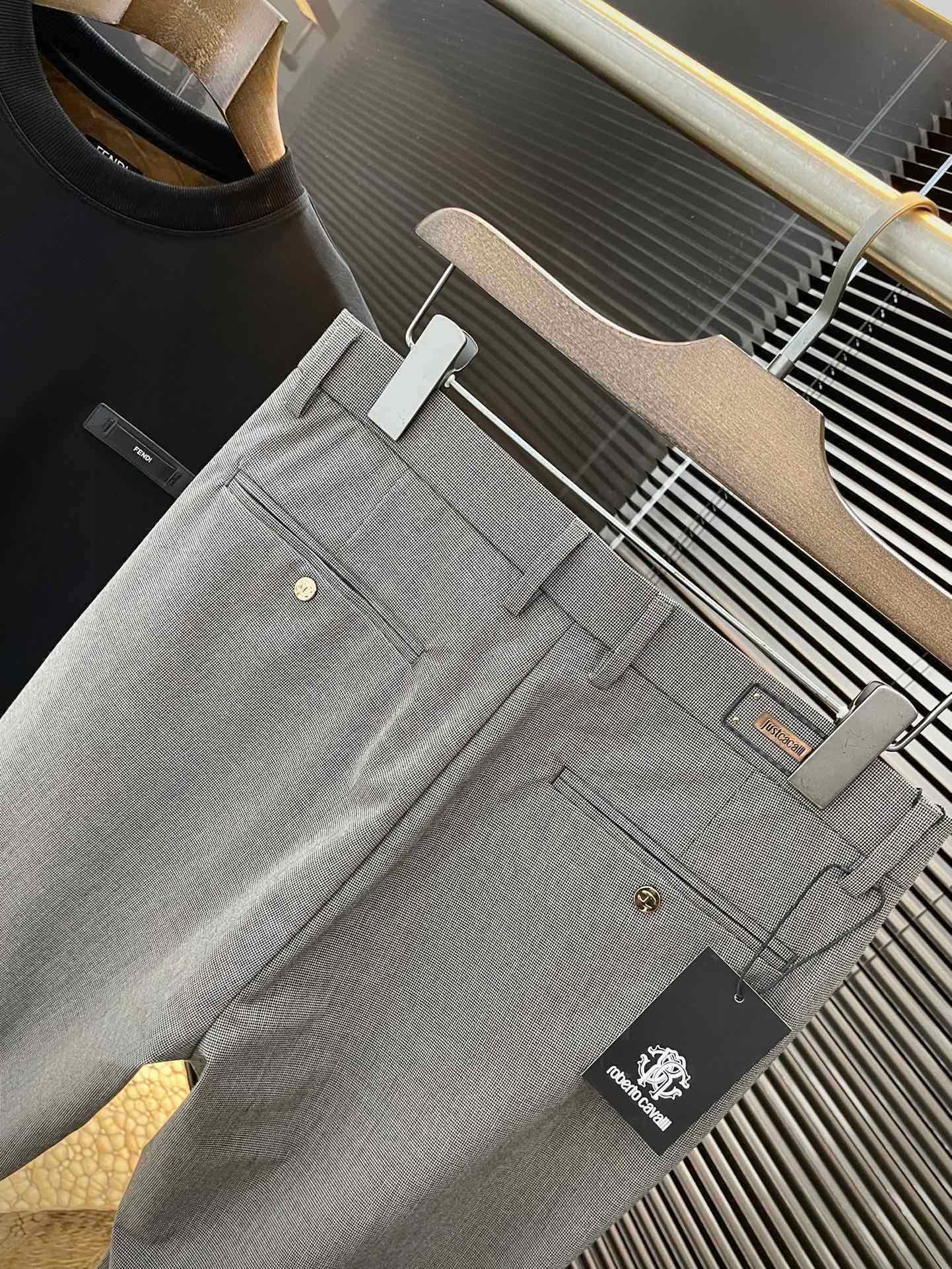 New 2025 Cavalli Collection: High-Quality Korean Fabric Suits for Sports and Leisure - 图片 8